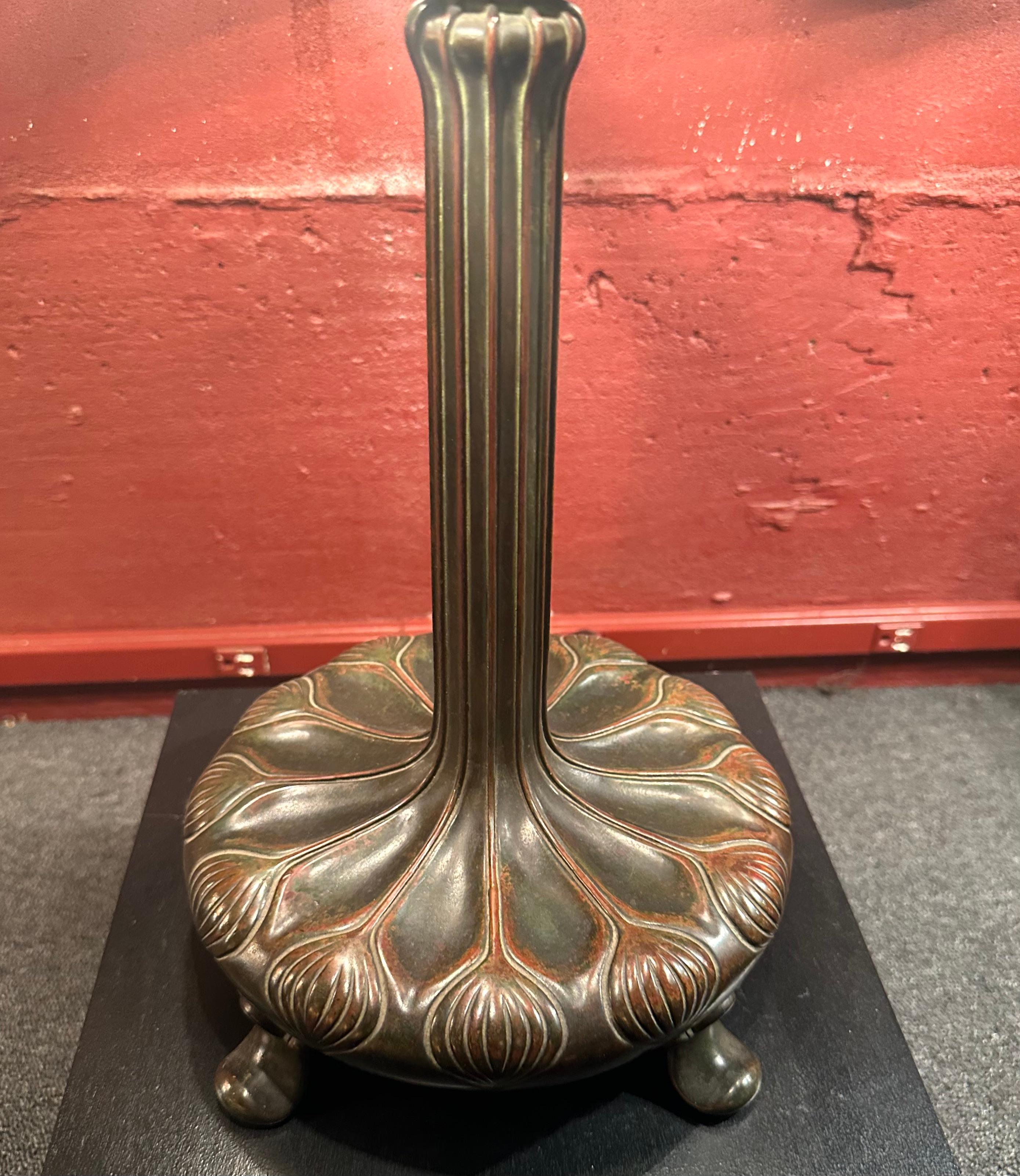 Tiffany Studios Pomegranate Table Lamp In Good Condition In Bronx, NY