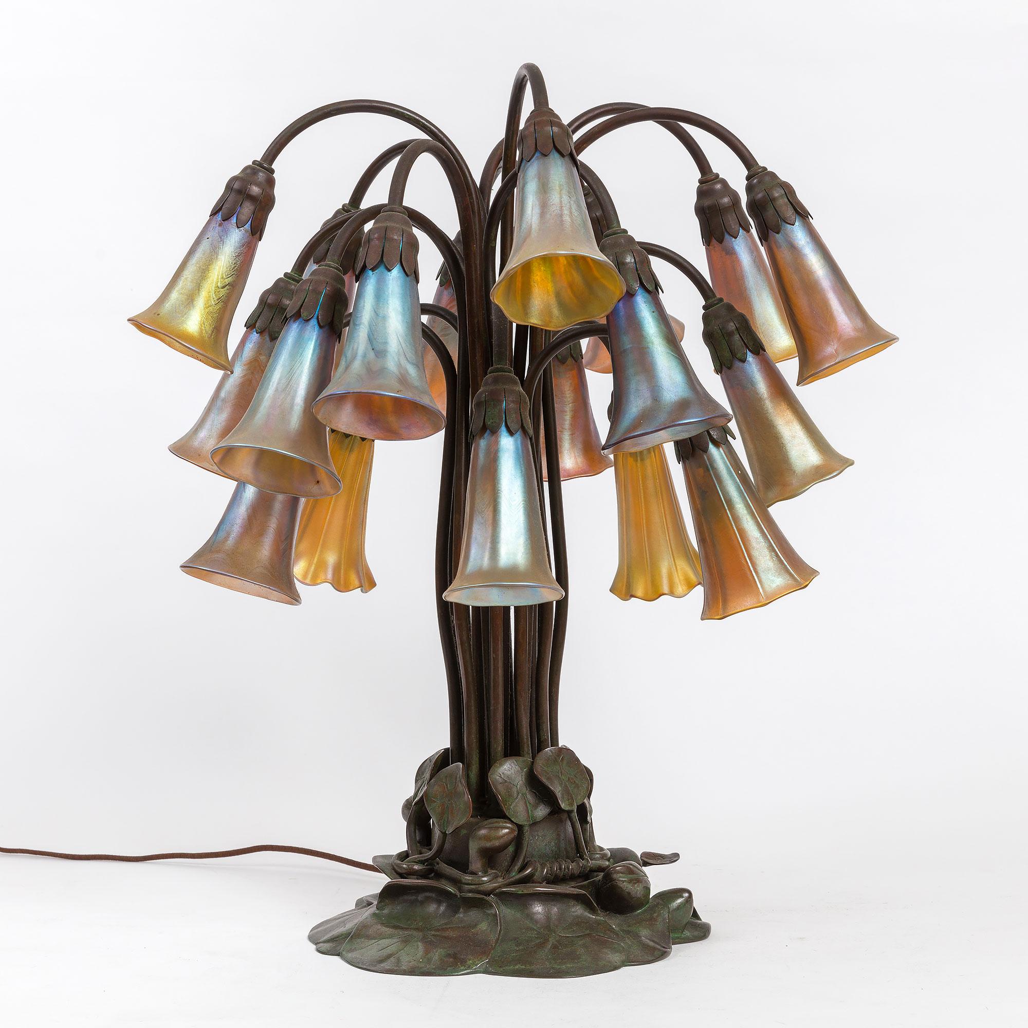 "Eighteen Light Lily" table lamp