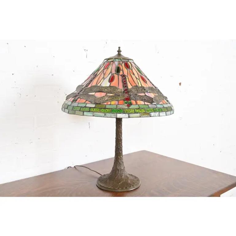 American Tiffany Studios Style Arts & Crafts Bronze Table Lamp With Dragonfly Shade For Sale