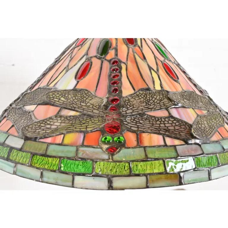 Tiffany Studios Style Arts & Crafts Bronze Table Lamp With Dragonfly Shade In Good Condition For Sale In South Bend, IN
