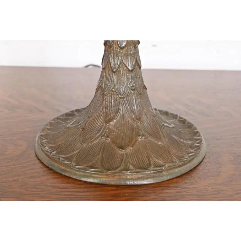 Tiffany Studios Style Arts & Crafts Bronze Table Lamp With Dragonfly Shade For Sale 2