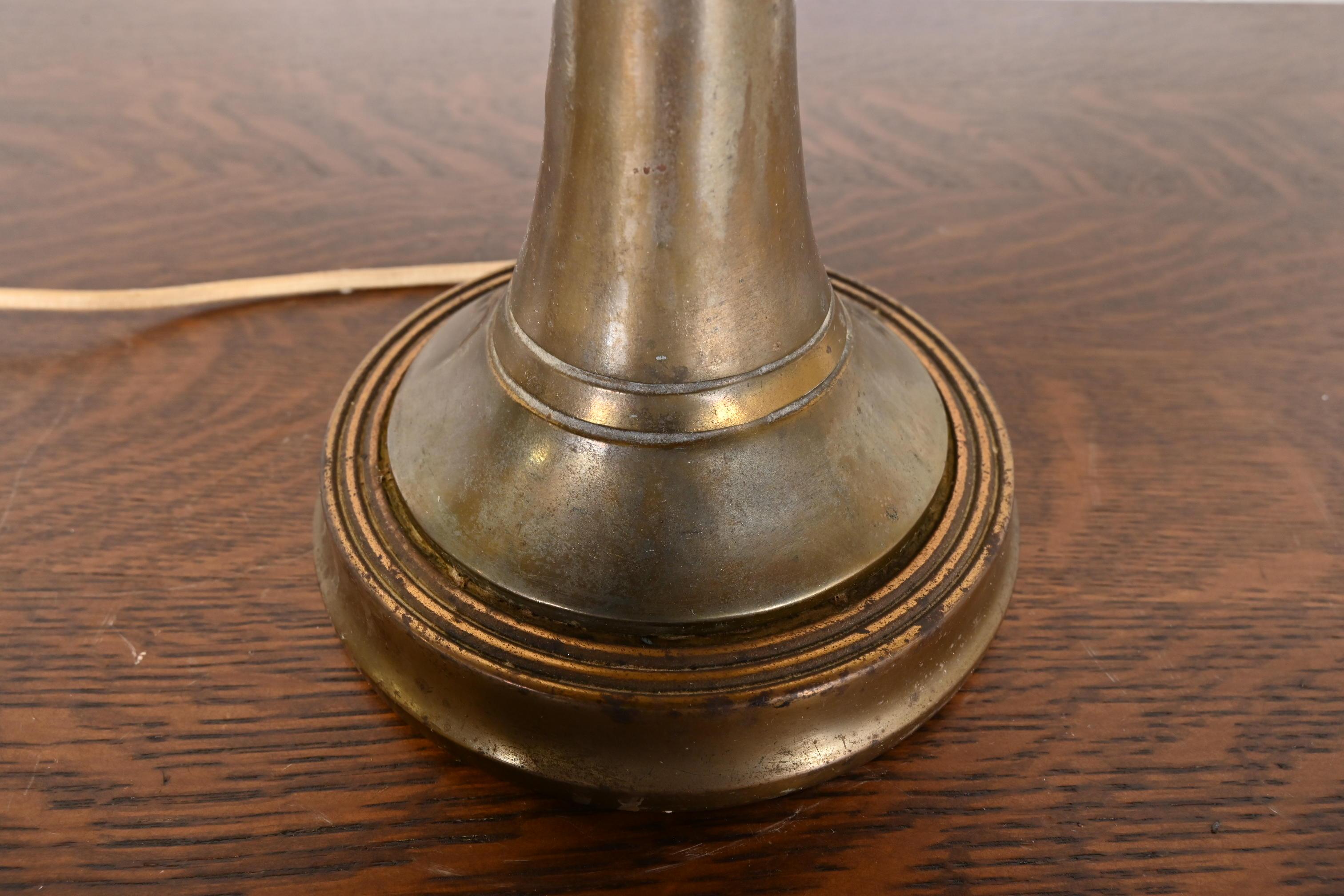 Lámpara de sobremesa de bronce estilo Arts & Crafts Tiffany Studios con pantalla de vidrieras en venta 1