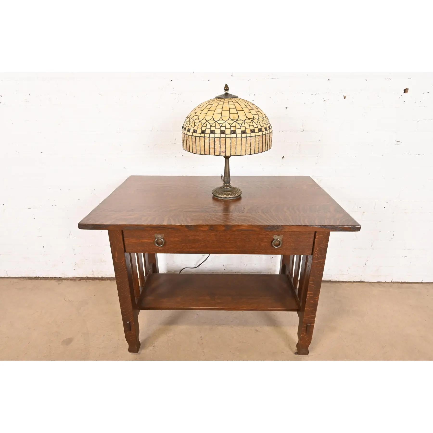Tiffany Studios Style Arts & Crafts Table Lamp With Jeweled Caramel Glass Shade For Sale 4