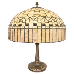 Lampada da tavolo Tiffany Studios in stile Arts & Crafts con paralume in vetro Jewell Caramel