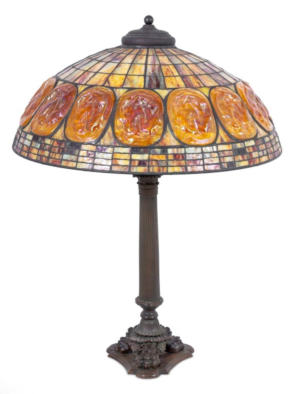 Tiffany Studios Style Slag Glass Bronze Table Lamp In Good Condition For Sale In Astoria, NY