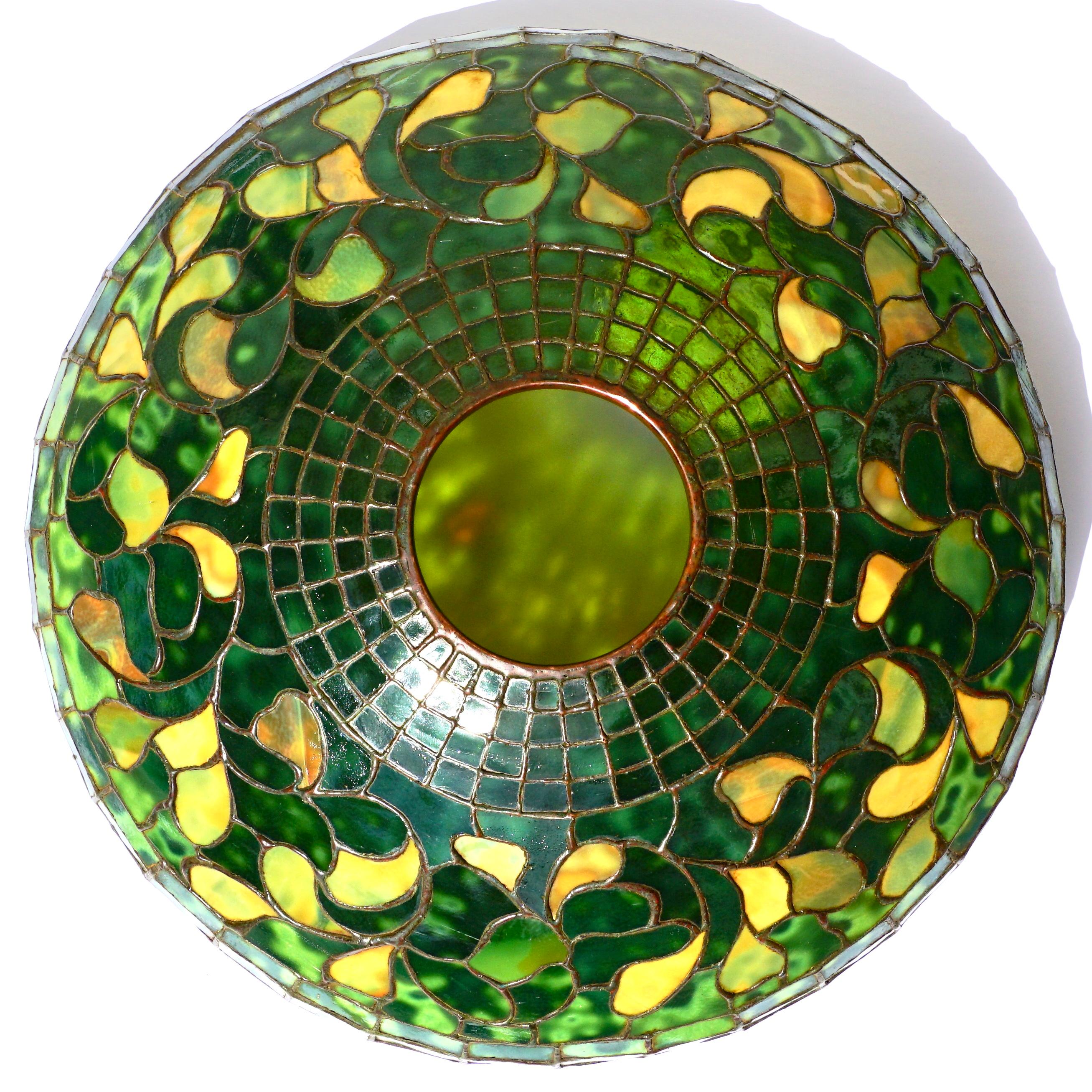 Tiffany Studios Swirling Lemon Leaf Table Lamp For Sale 4