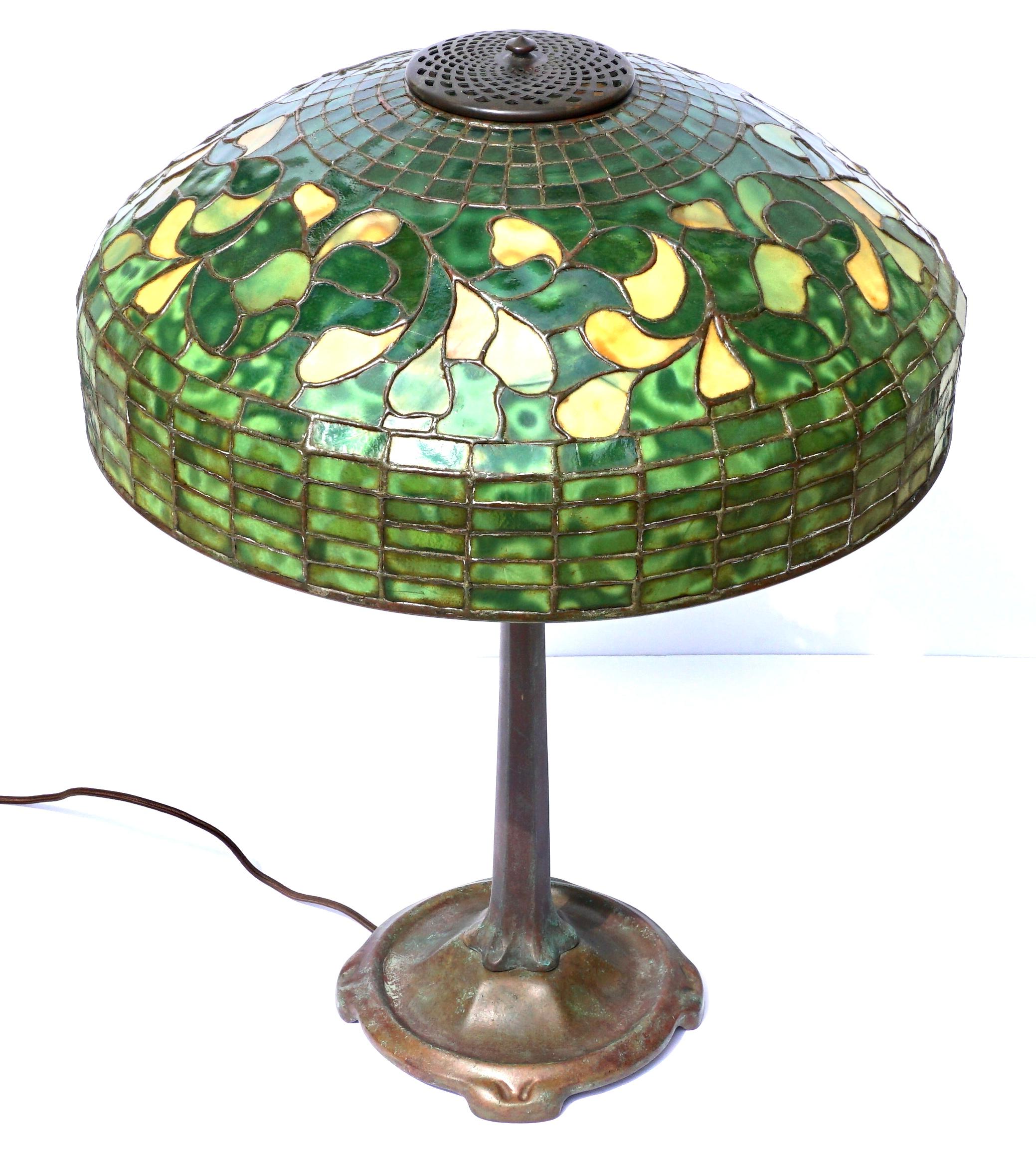 Art Nouveau Tiffany Studios Swirling Lemon Leaf Table Lamp For Sale