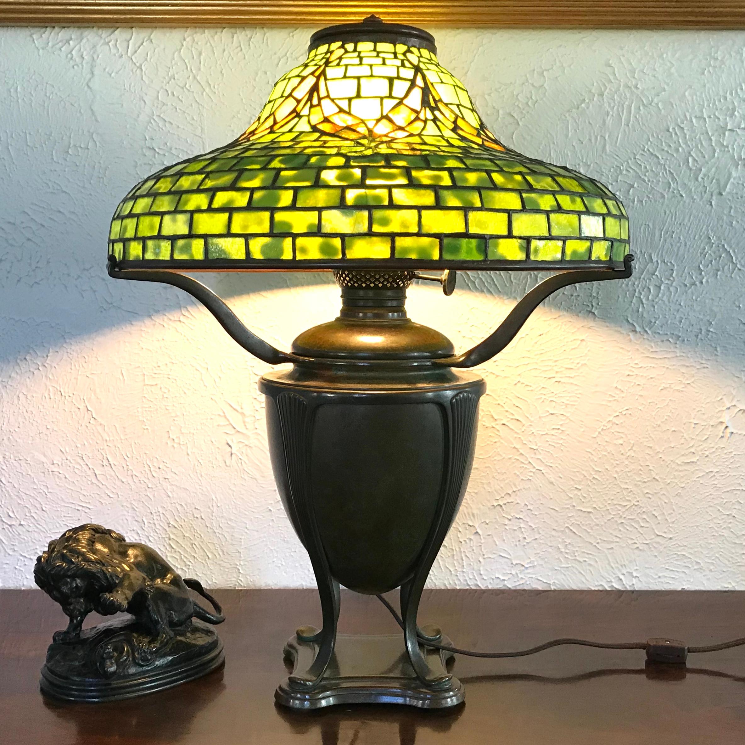 Américain Lampe de table Tyler de Tiffany Studios en vente