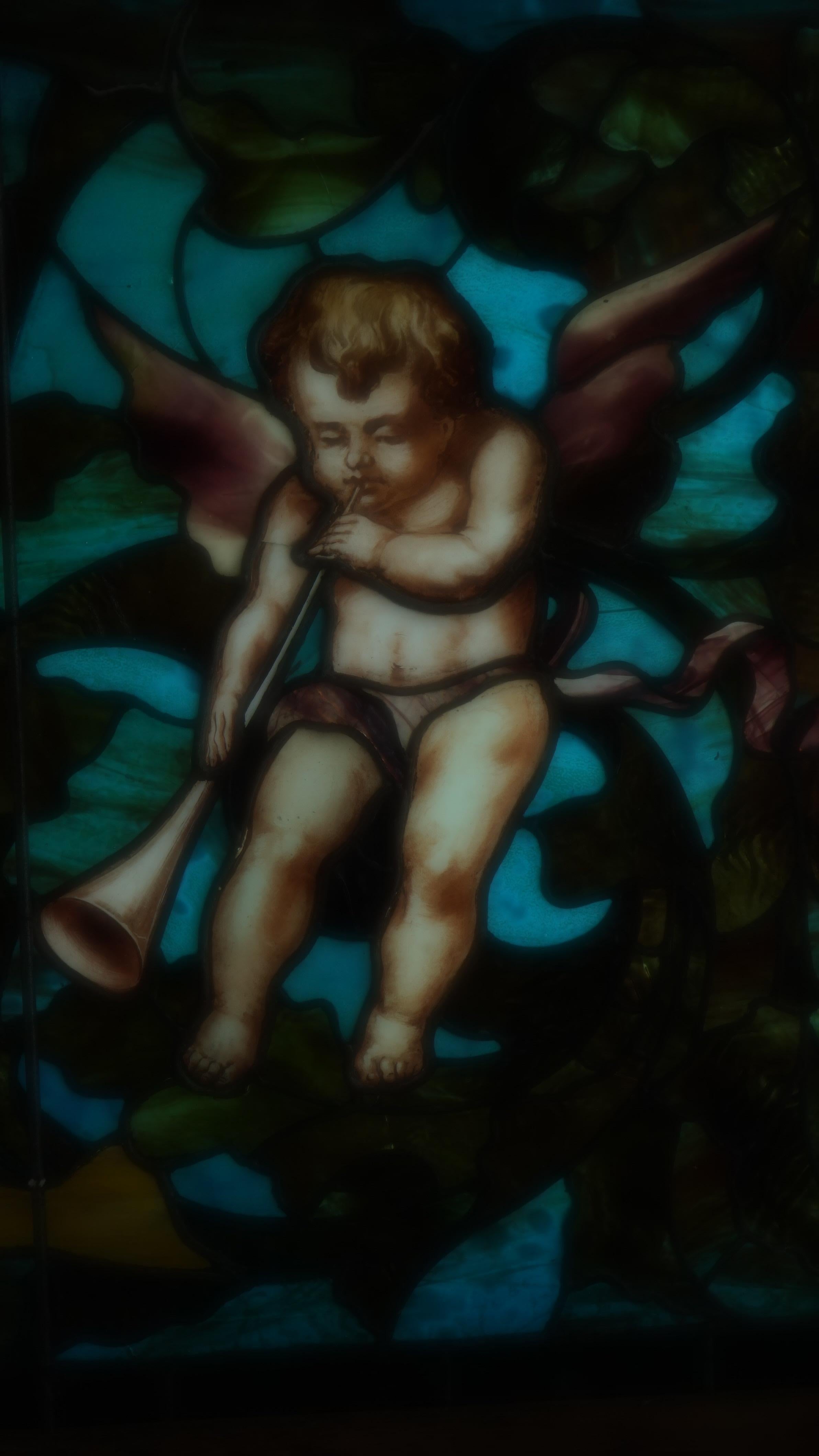 Querubín alado/putti de Tiffany Studios  ventana musical de vidrio artístico emplomado en venta 5
