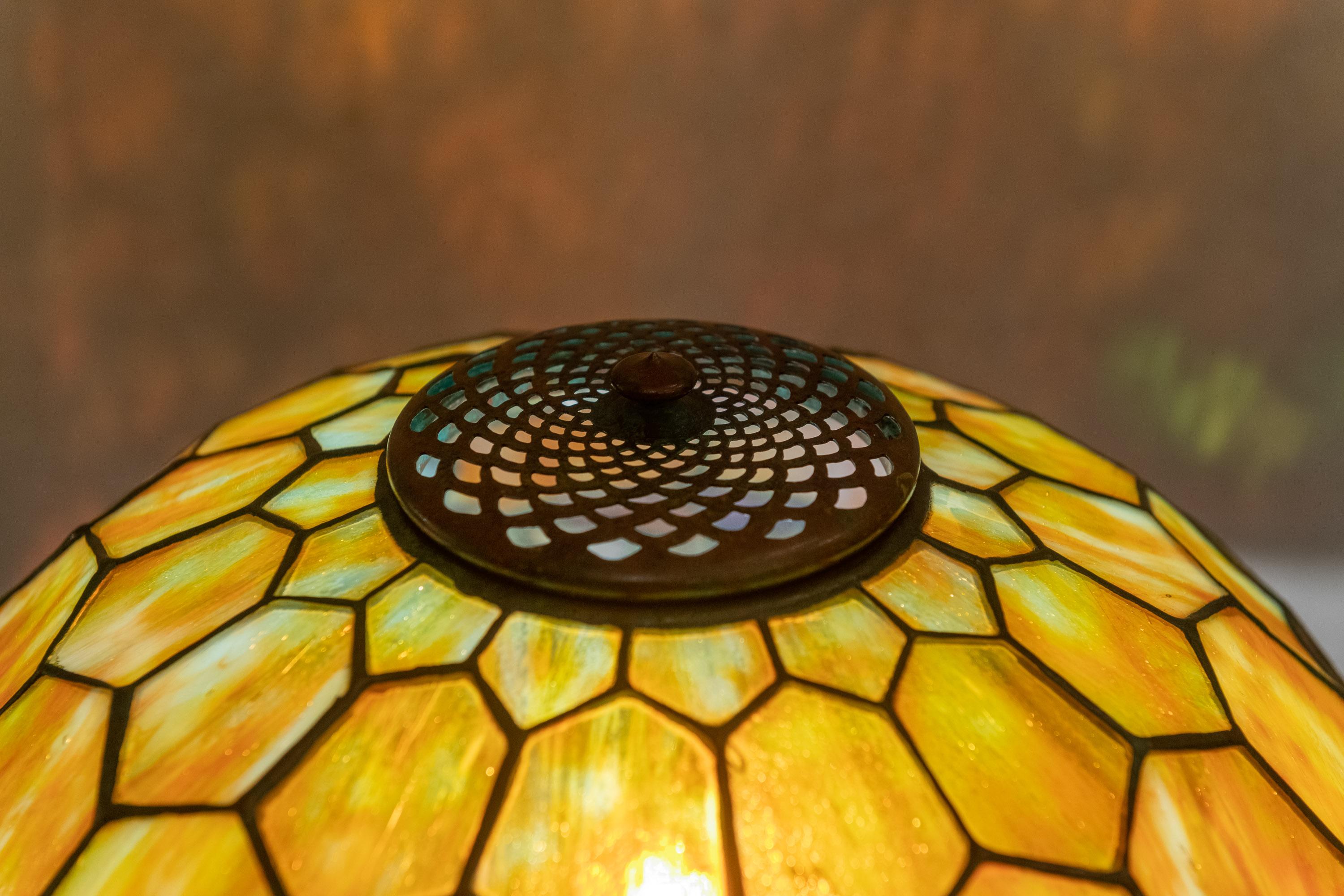 Tiffany Studios Woodbine Table Lamp (Art nouveau)