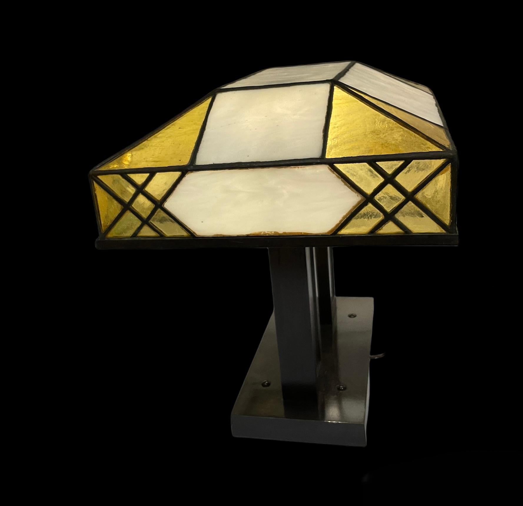 Hand-Crafted Tiffany Style Art Deco Stained Glass Rectangular Desk/Table Lamp
