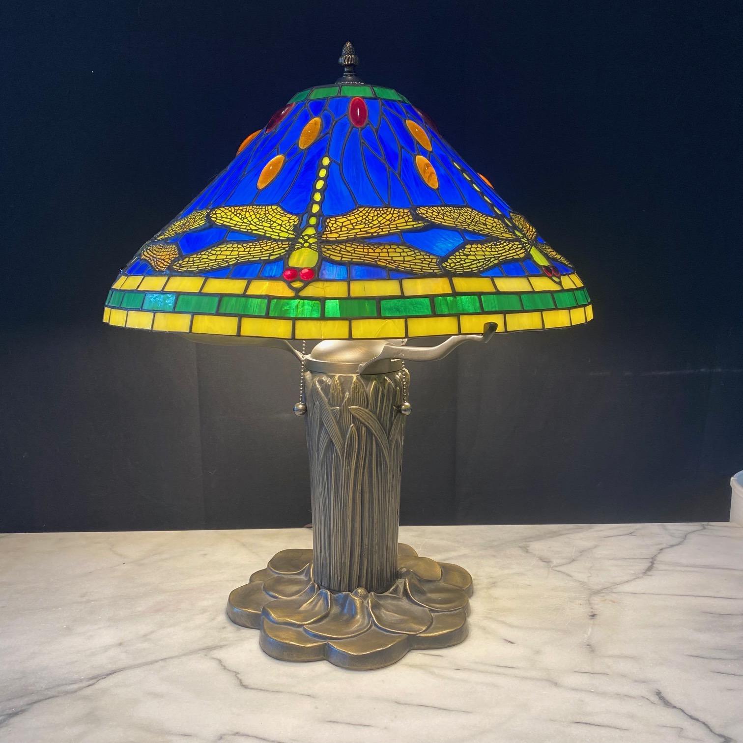 Jugendstil-Tischlampe mit Libellen aus Bronze im Tiffany-Stil im Angebot 2