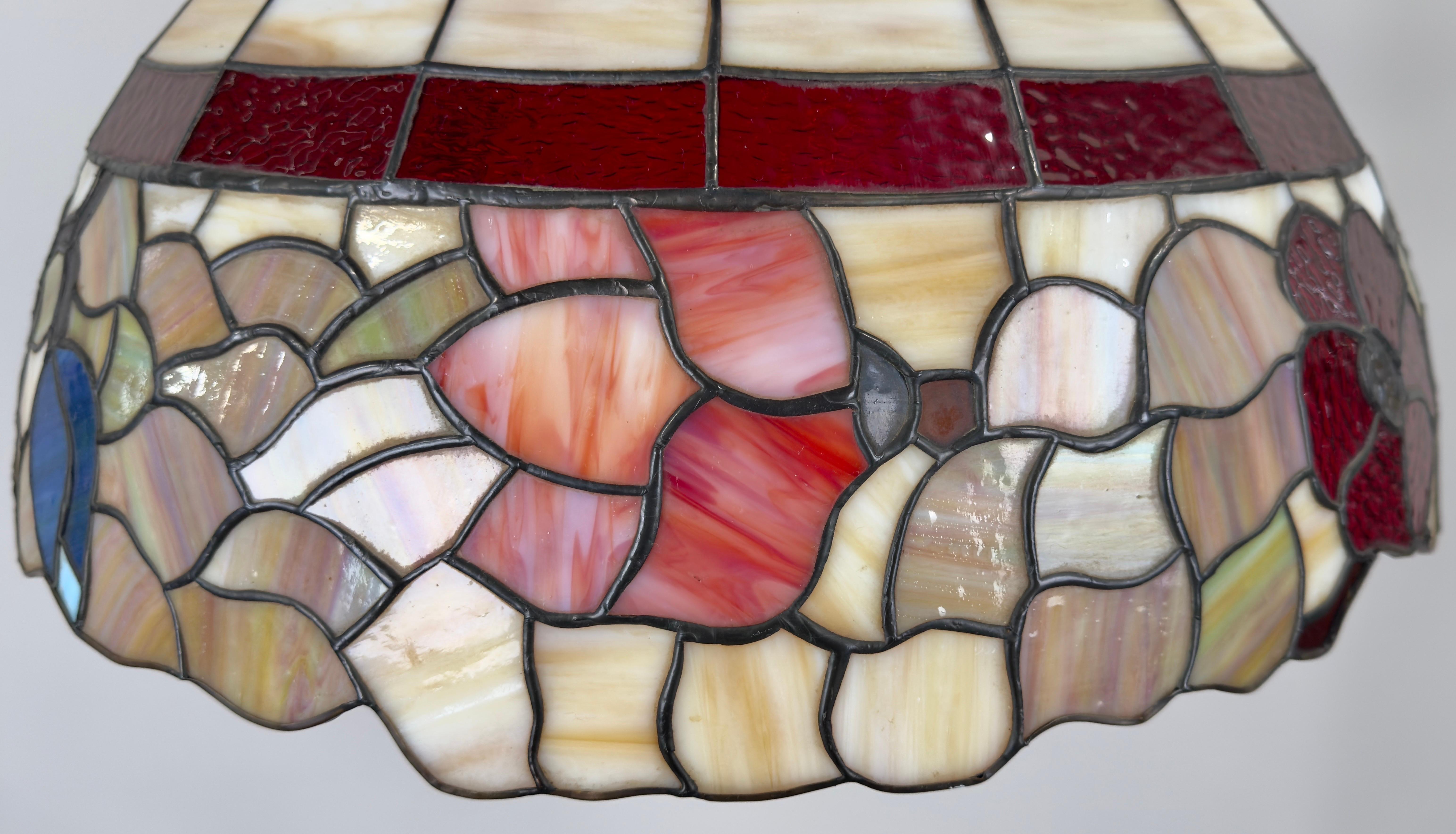Vidrieras Art Nouveau estilo Tiffany  Colgante o araña multicolor en venta 5