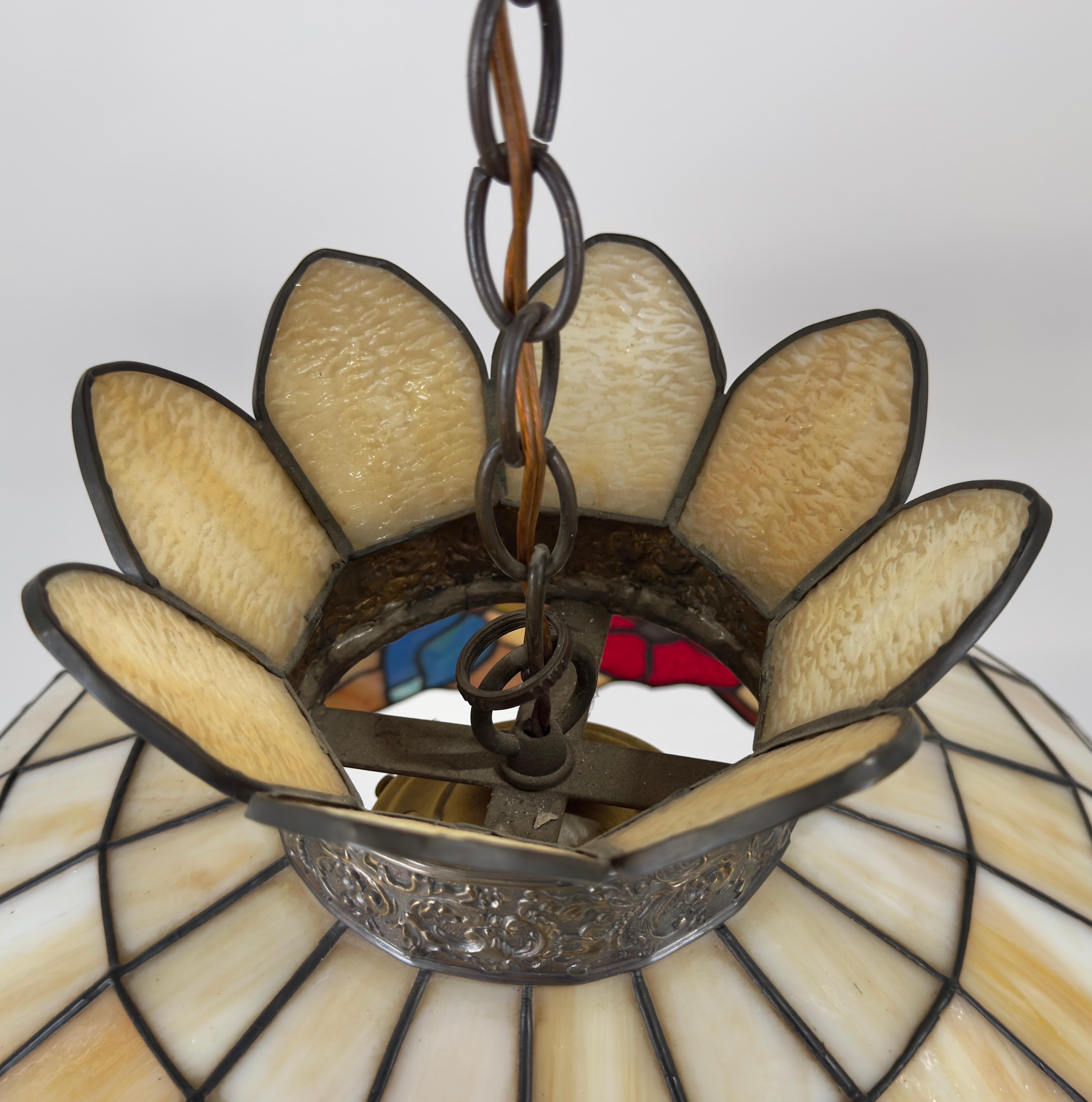 Vidrieras Art Nouveau estilo Tiffany  Colgante o araña multicolor en venta 7