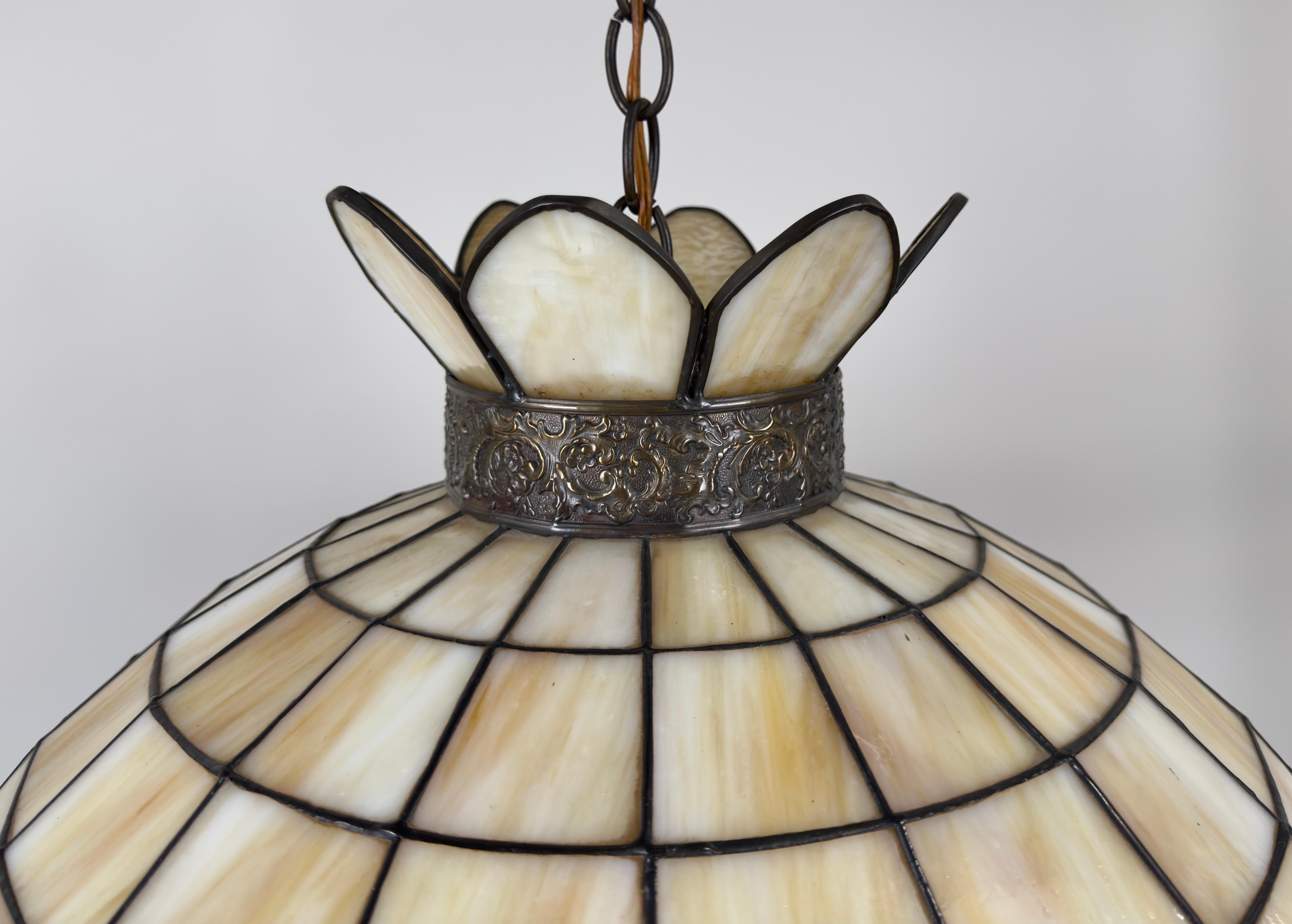 Vidrieras Art Nouveau estilo Tiffany  Colgante o araña multicolor en venta 2