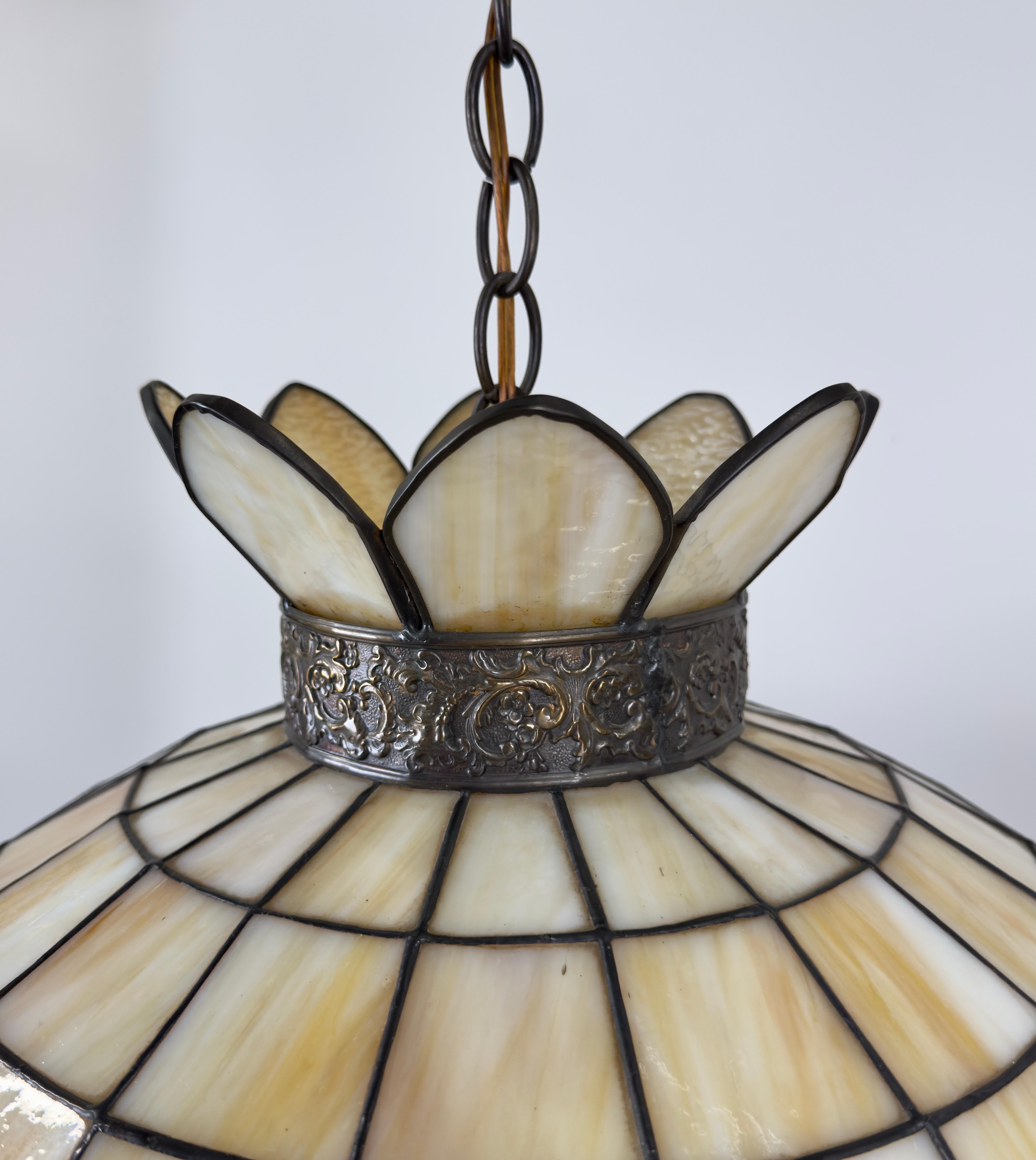 Vidrieras Art Nouveau estilo Tiffany  Colgante o araña multicolor en venta 3