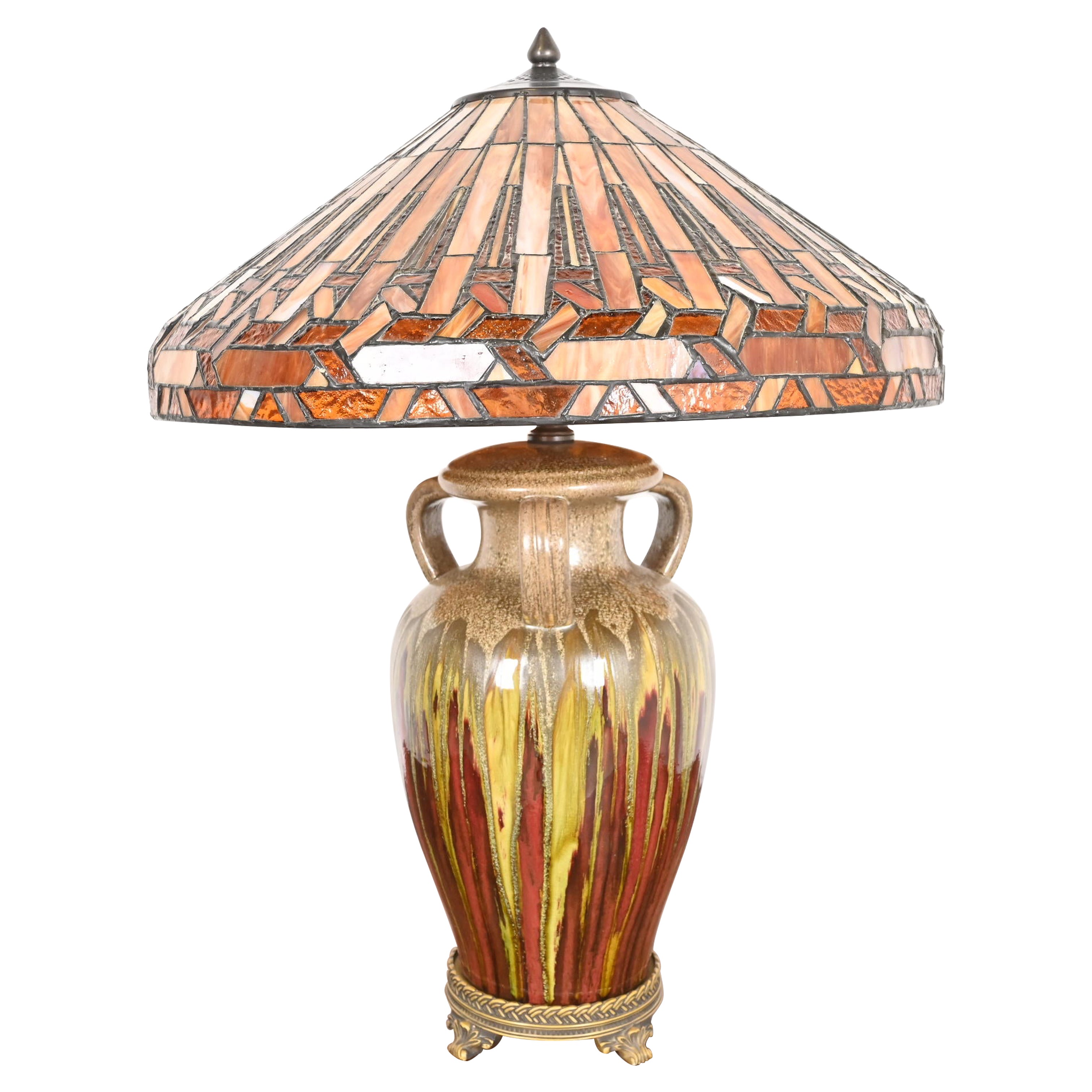 Lampada da tavolo in ceramica in stile Tiffany con paralume in vetro colorato