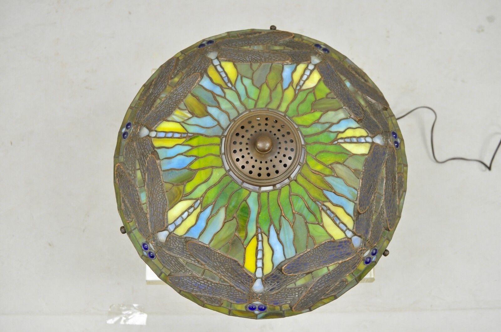 Bronze Lampe de table de style Tiffany en bronze et verre teinté au plomb œil bleu libellule en vente