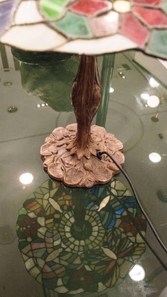 Tiffany Style circa 1900 Table Lamp in Polychromed Leaded Glass and Bronze