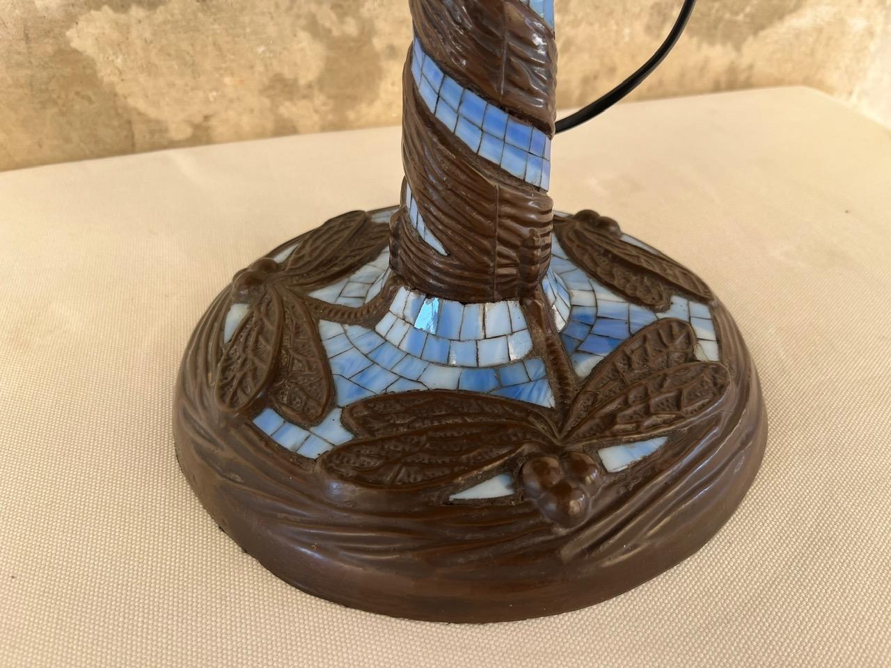 Mid-20th Century Tiffany-Style lamp, Base with Butterflies and Glass and Hat with Stained Glass For Sale