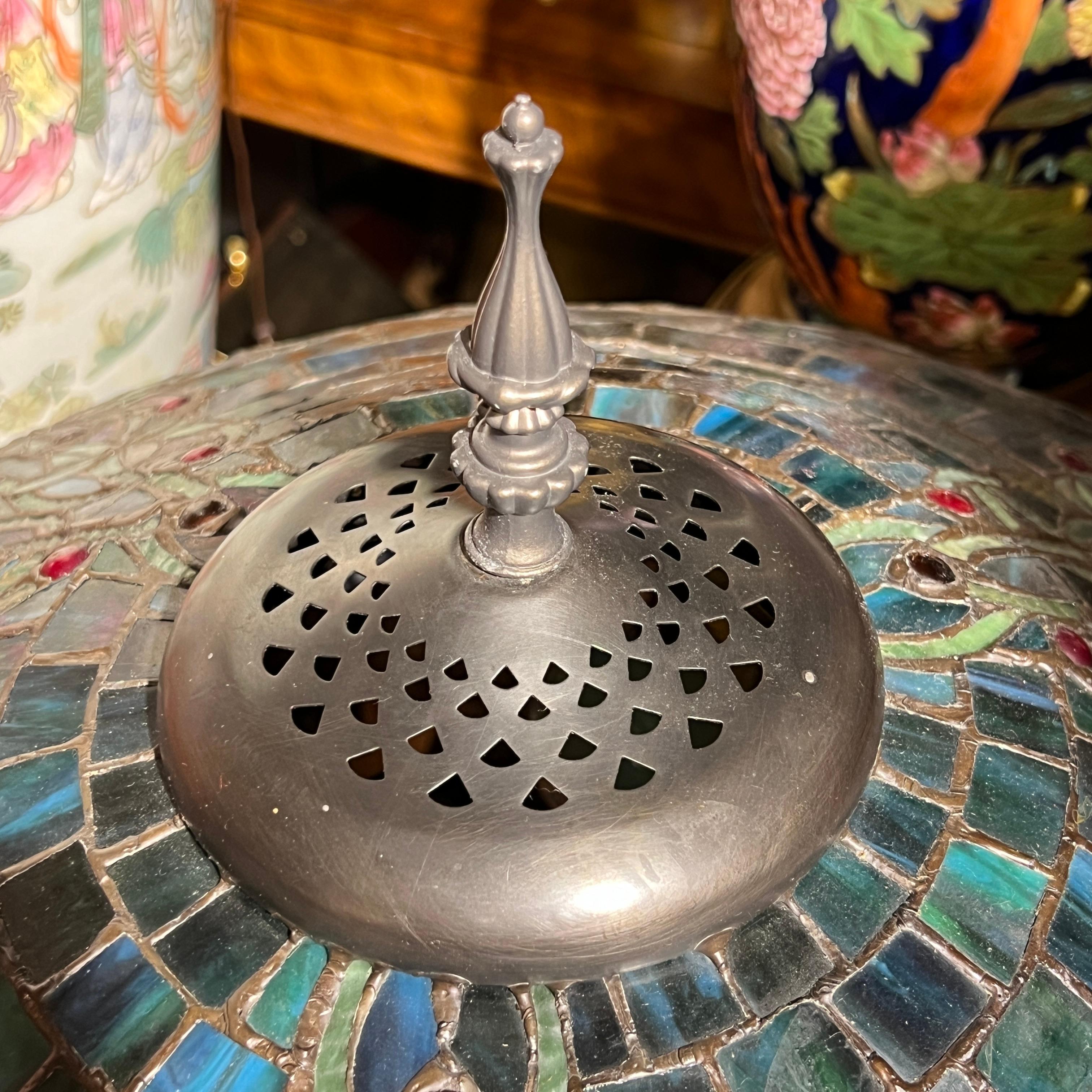 Tischlampe aus Bleiglas im Tiffany-Stil im Angebot 9