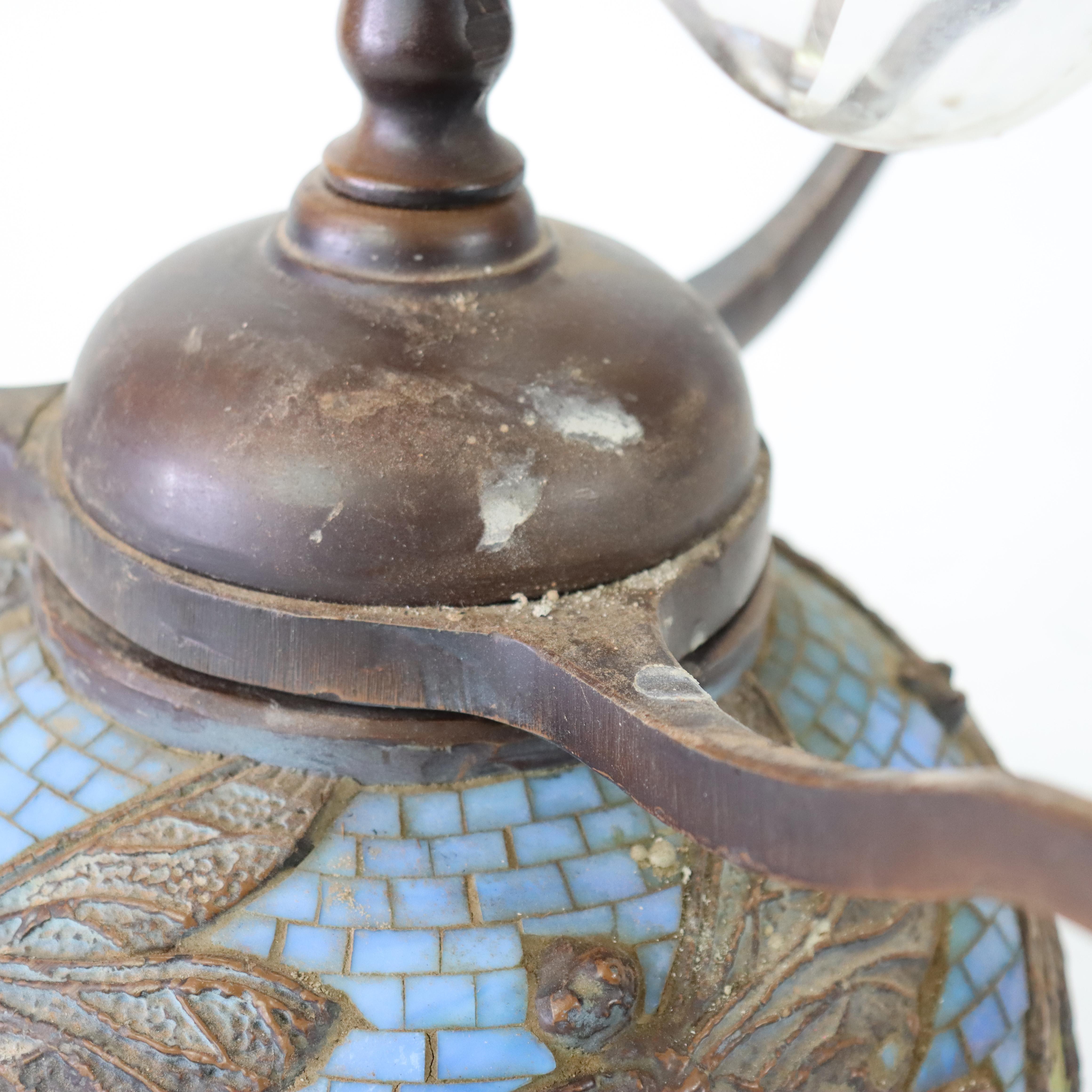 Tiffany Style Leaded Glass Table Lamp with Dragonfly Pattern 20thC For Sale 4