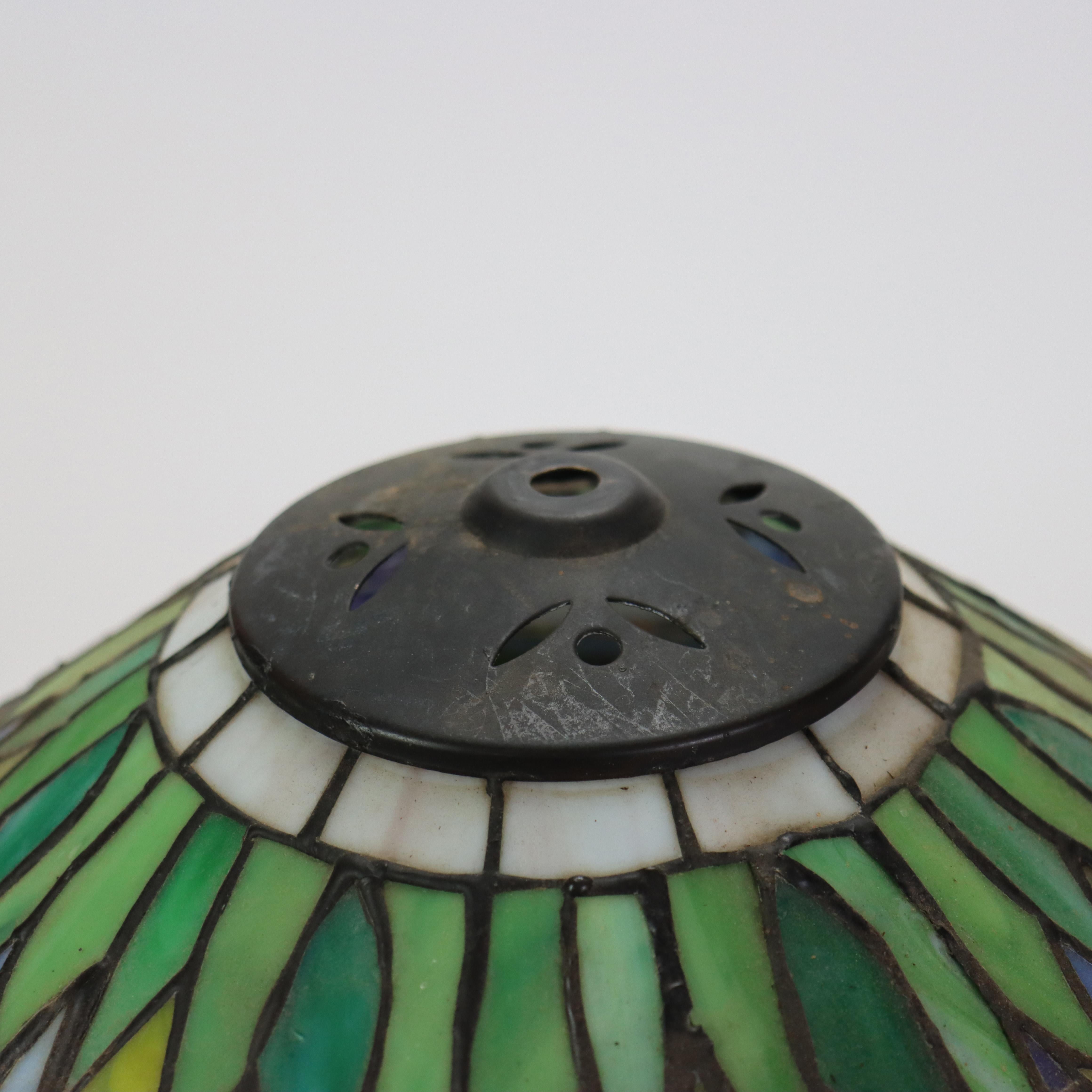 Tiffany Style Leaded Glass Table Lamp with Dragonfly Pattern 20thC In Good Condition For Sale In Big Flats, NY