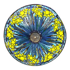 Tiffany Style Leaded Stained Glass Daffodil Table Lamp With Bronzed Base 20thC