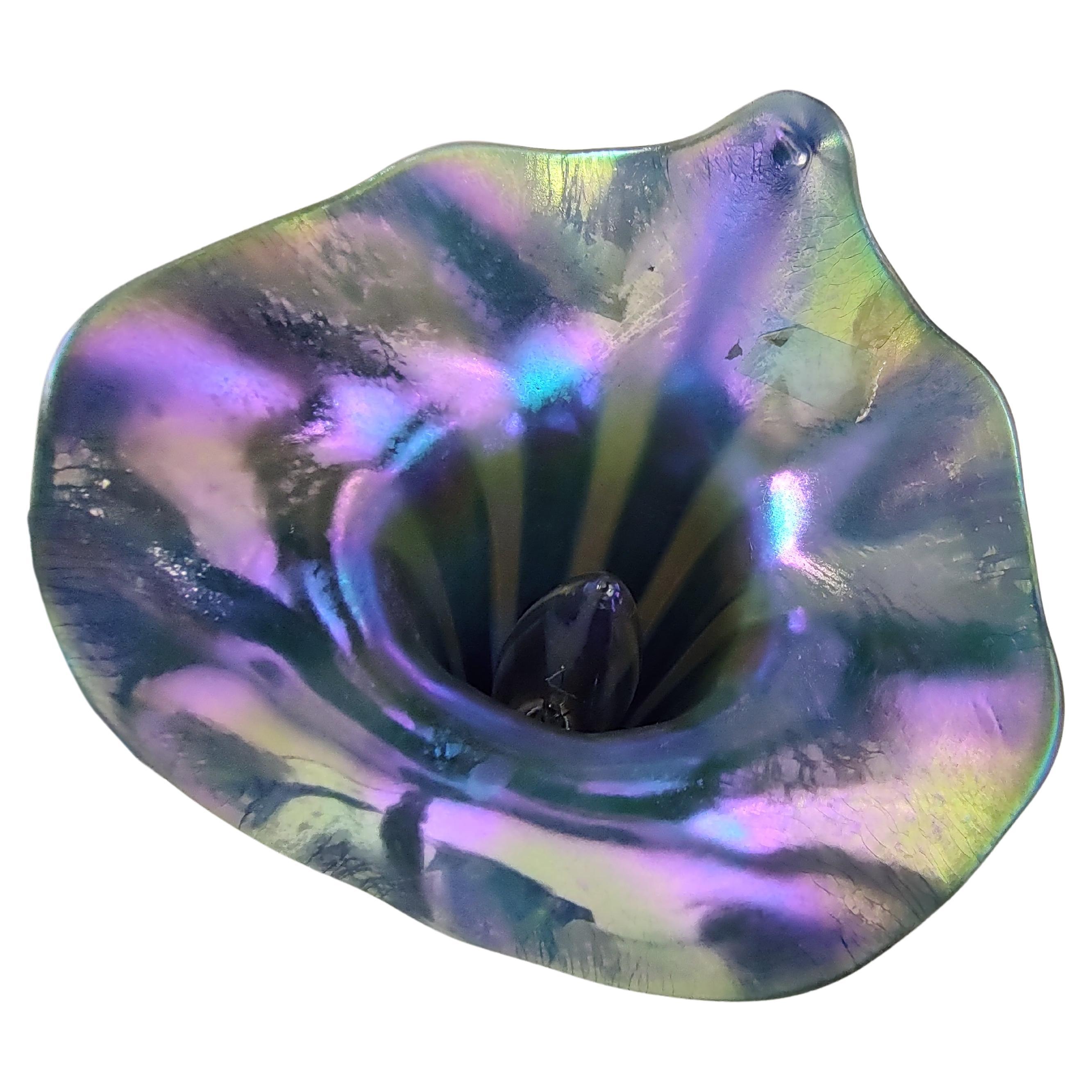 Lampada a forma di giglio a sette luci in stile Tiffany  Base in vetro Favrille firmata Tiffany Studios In condizioni buone in vendita a Port Jervis, NY