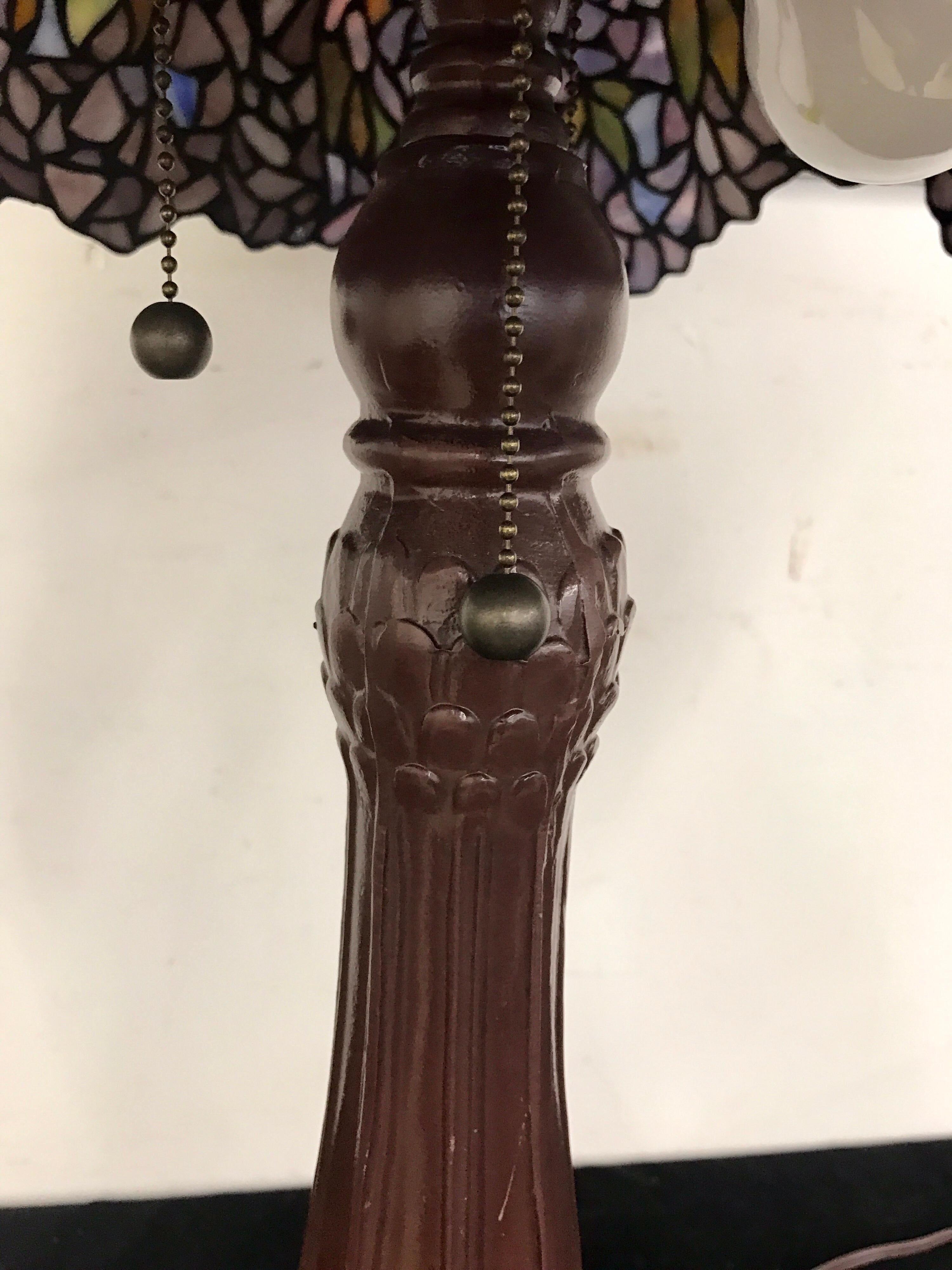 Tiffany Style Stained Glass Art Nouveau Art Glass Table Lamp In Excellent Condition In West Hartford, CT