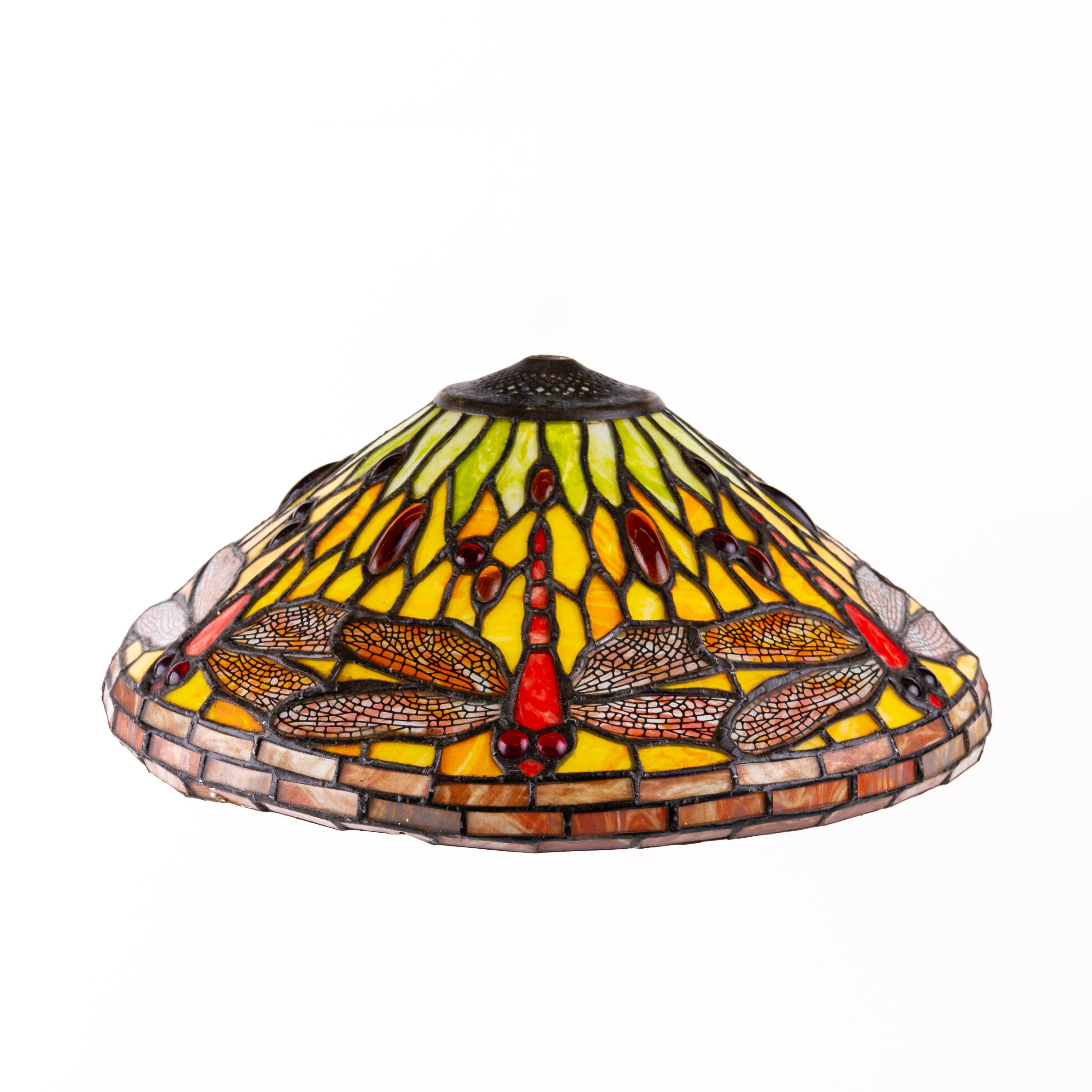 Tiffany Style Stained-Glass Dragonfly Lamp Shade  In Good Condition For Sale In Nottingham, GB