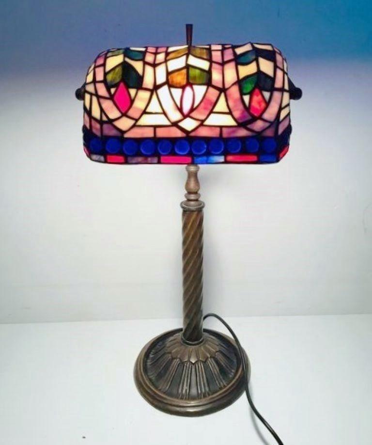Tiffany Style Stained glass Tischlampe oder Schreibtischlampe, 1950er Jahre im Angebot 3