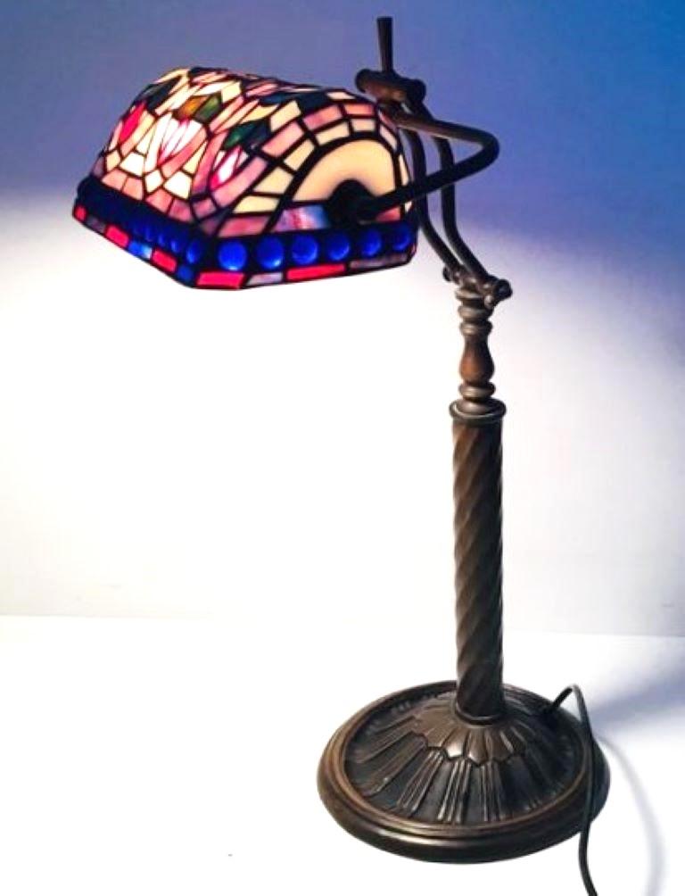 Tiffany Style Stained glass Tischlampe oder Schreibtischlampe, 1950er Jahre im Angebot 2