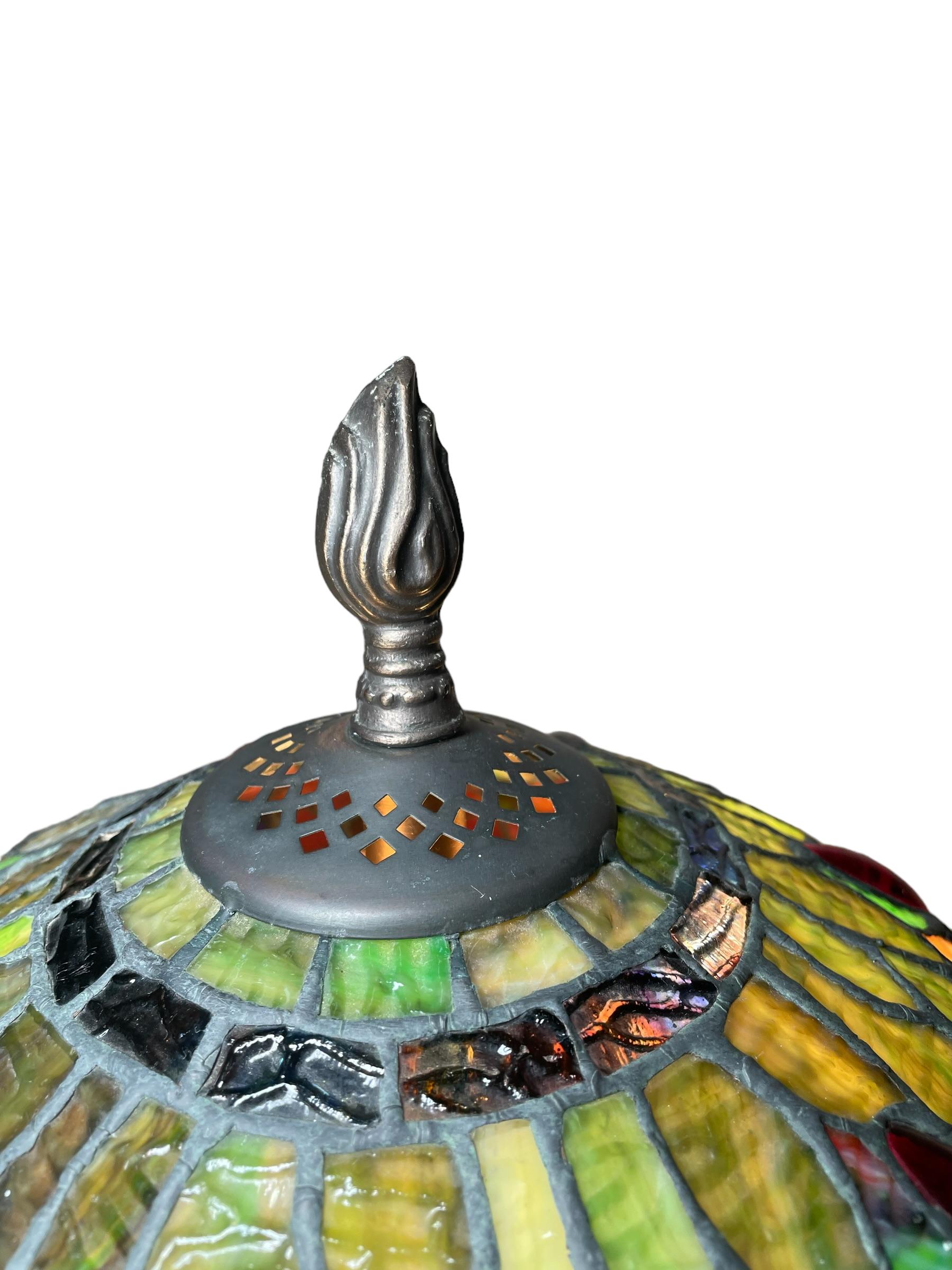 American Tiffany Style Table Lamp With Dragonflies Design For Sale