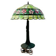 Vintage Tiffany & Co. Style Table Lamp With Impatient Walleriana Flowers Design