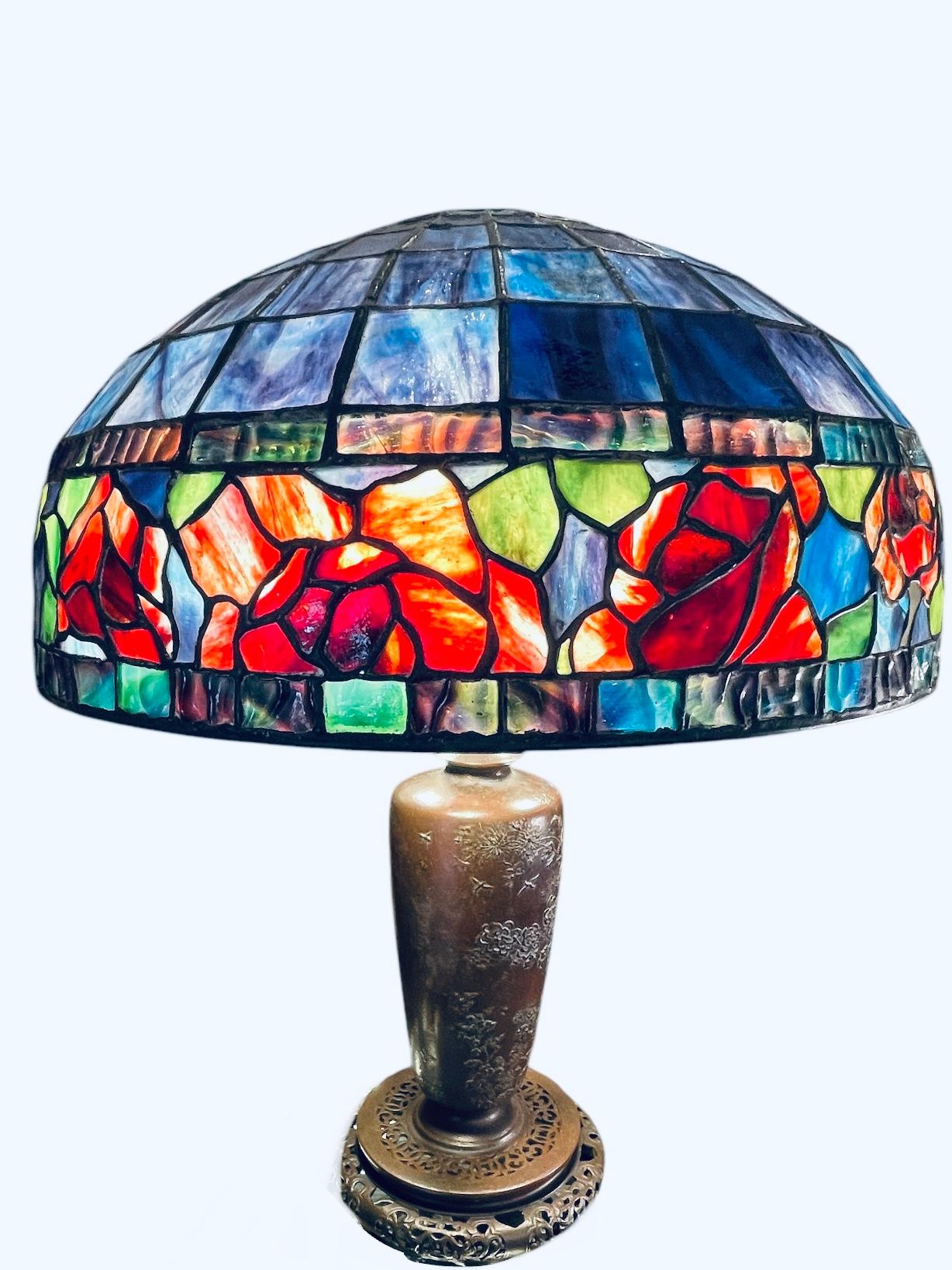 Tiffany Style Table Lamp With Red Roses Flowers For Sale 7