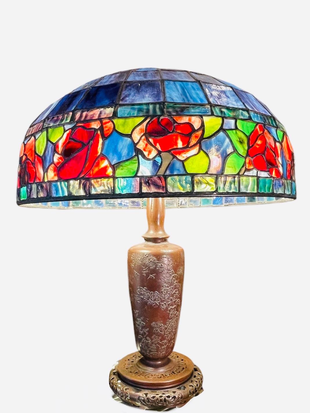 Tiffany Style Table Lamp With Red Roses Flowers For Sale 9