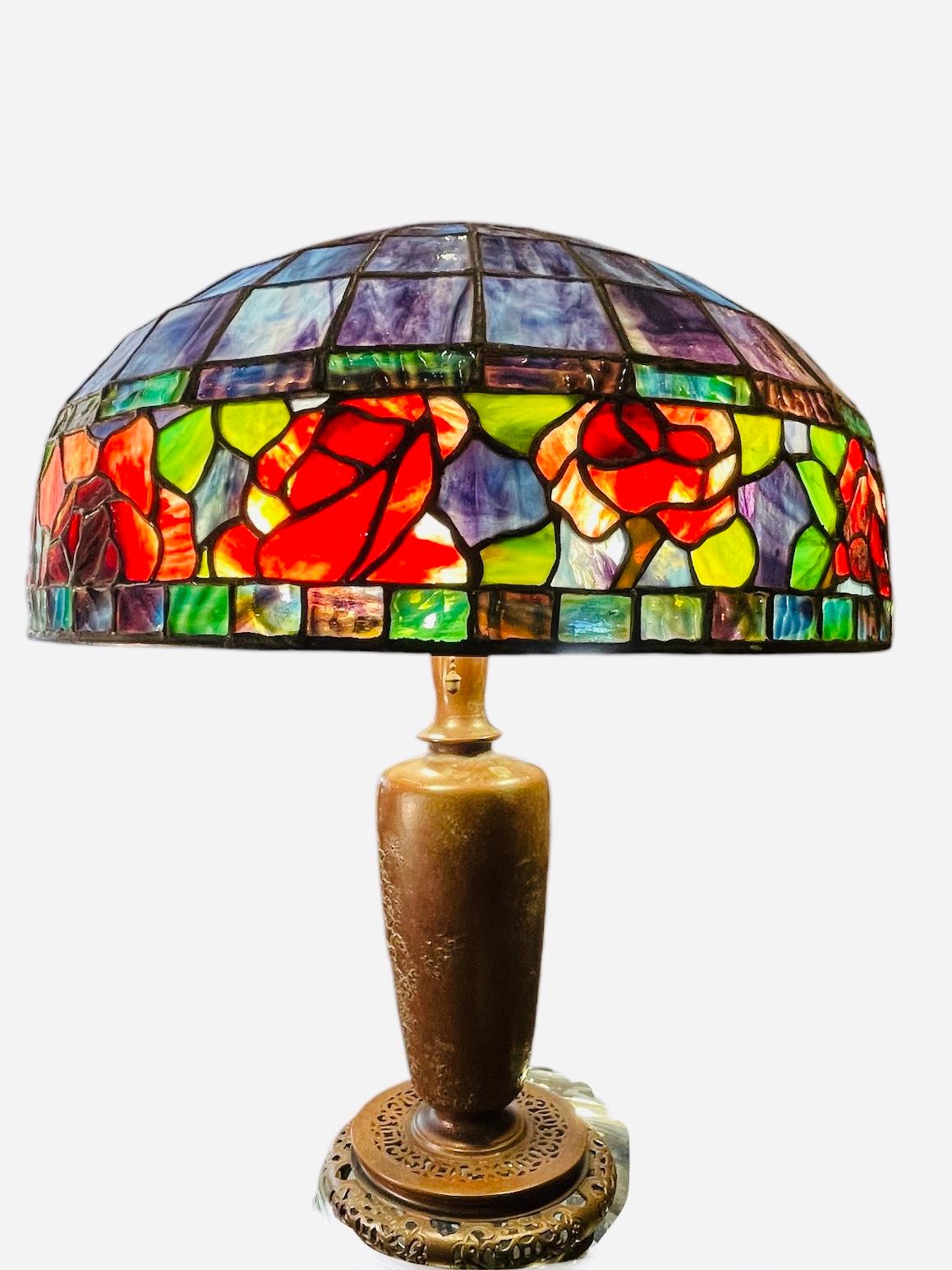 Tiffany Style Table Lamp With Red Roses Flowers For Sale 11