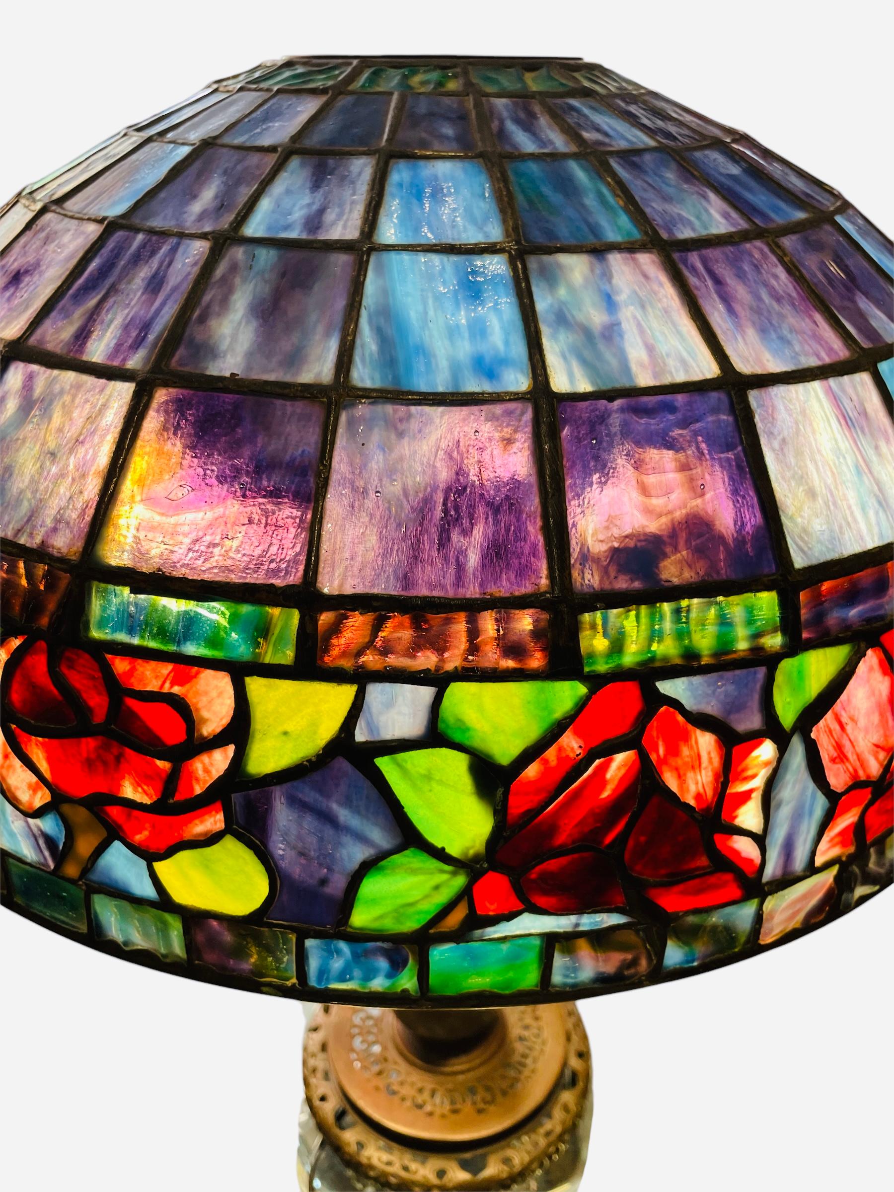 American Tiffany Style Table Lamp With Red Roses Flowers For Sale