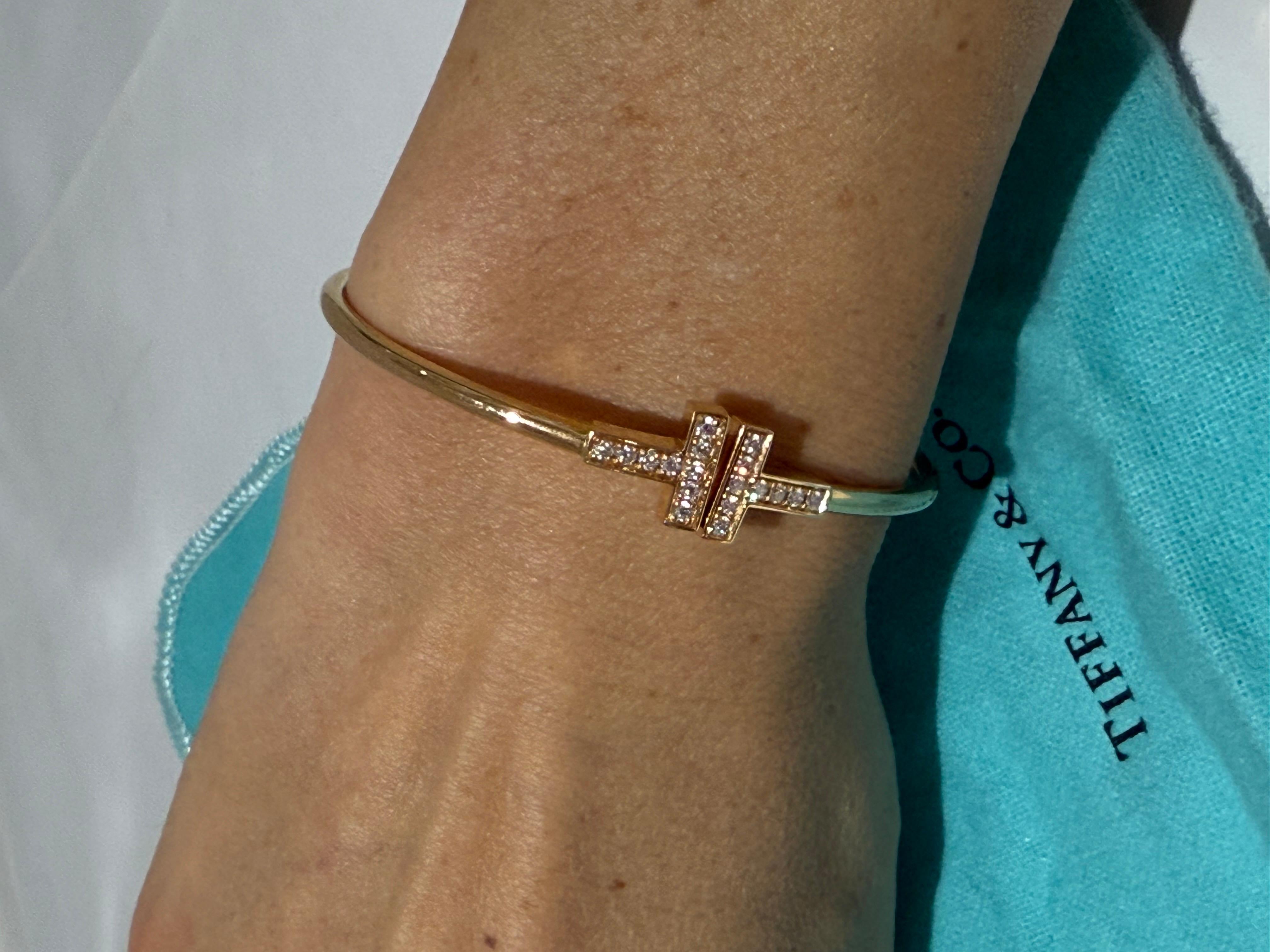 Tiffany T Diamond Wire Bracelet in Rose Gold Excellent état - En vente à London, England