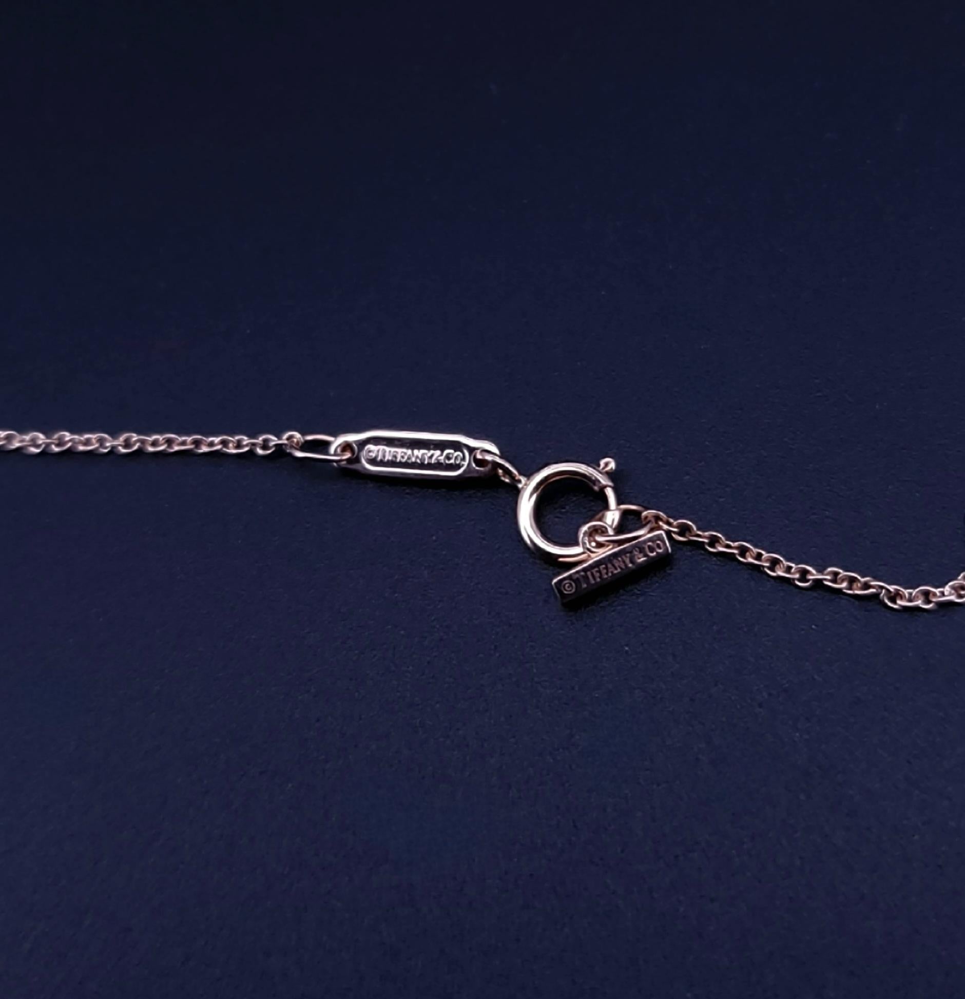 Taglio rotondo Ciondolo Tiffany T Smile piccolo in oro rosa 18 carati con diamante .10CT 16-18'' in vendita