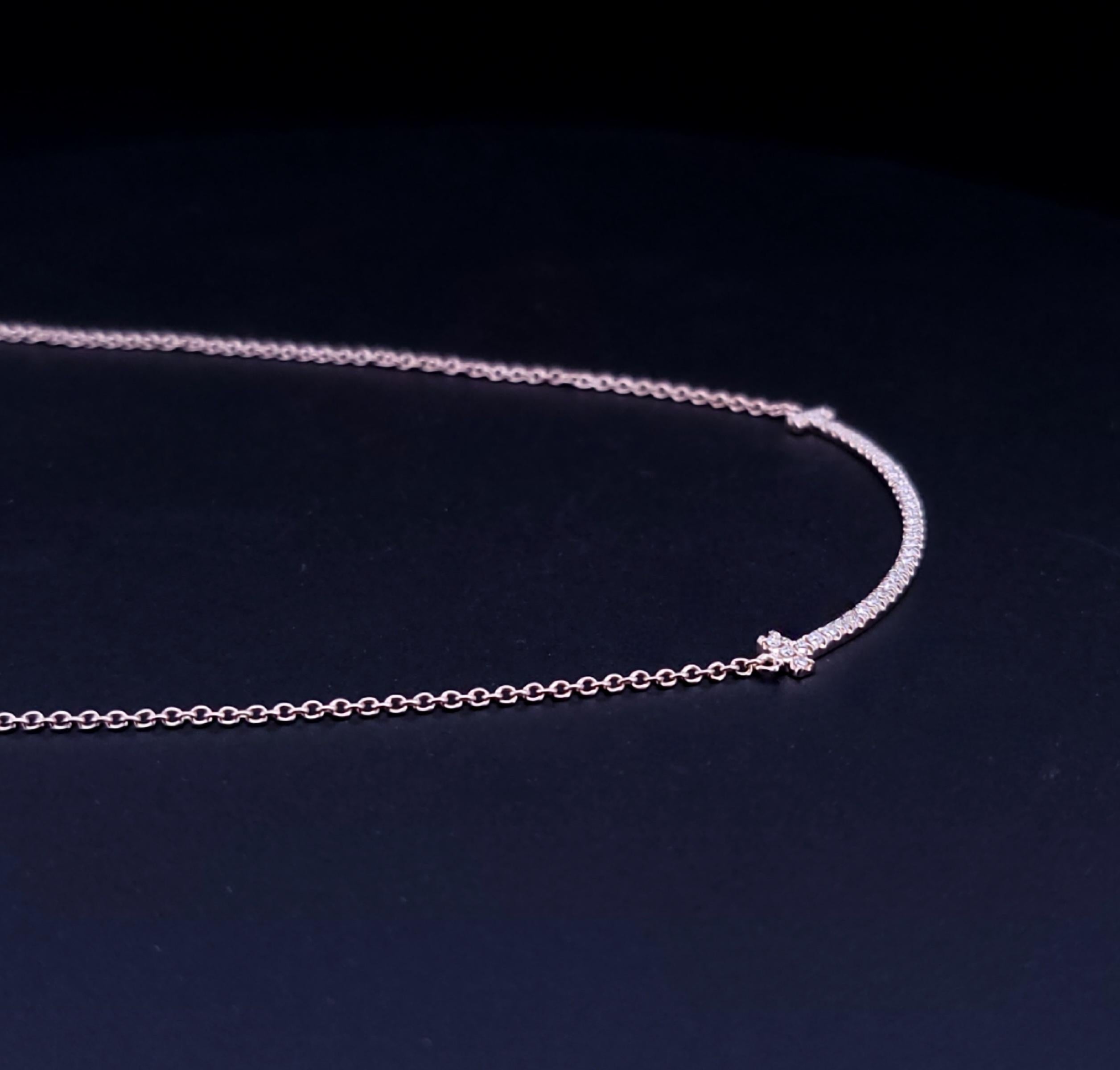 Ciondolo Tiffany T Smile piccolo in oro rosa 18 carati con diamante .10CT 16-18'' In condizioni ottime in vendita a New York, NY