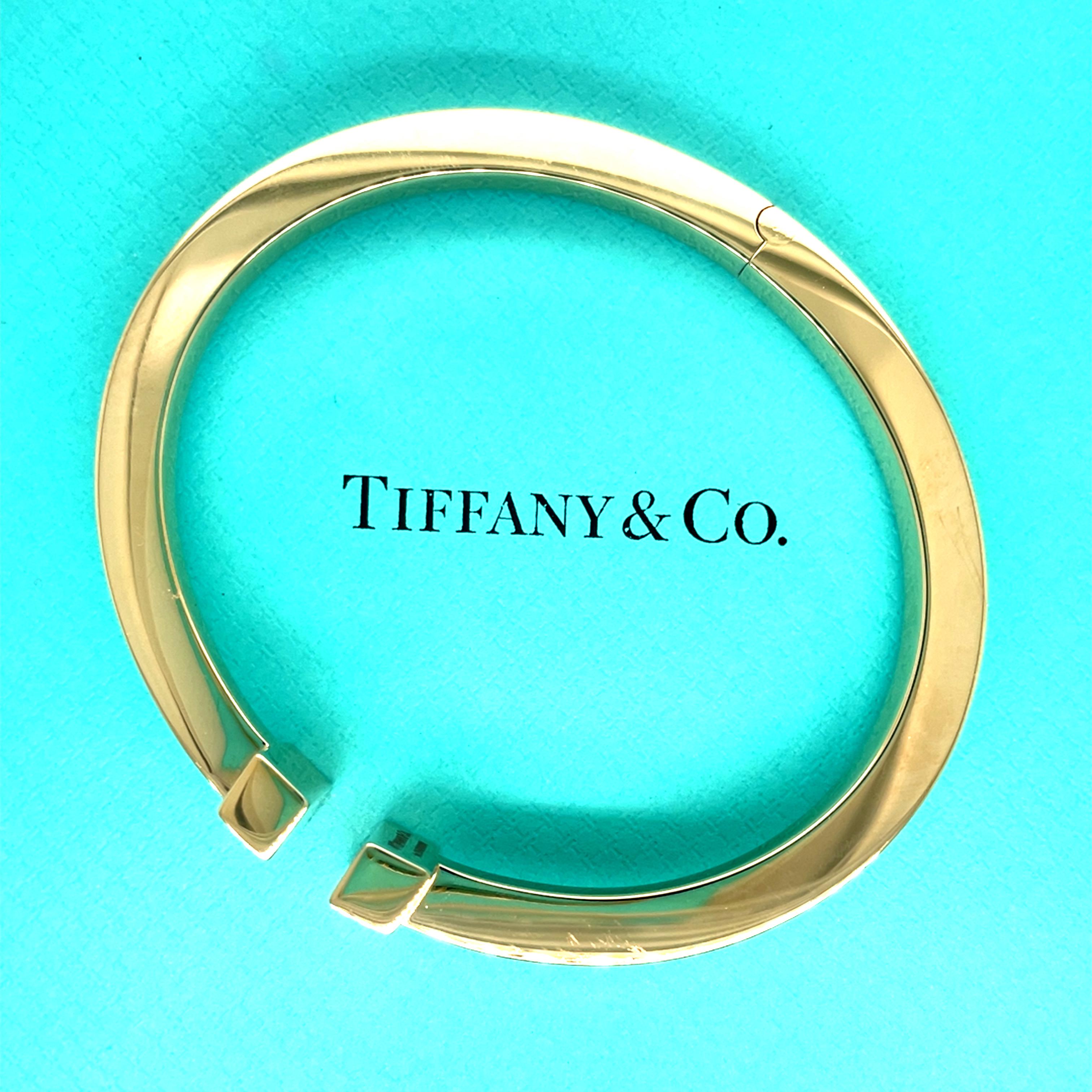 Tiffany & Co. Bracelet carré en or rose 18 carats avec boîte en T Excellent état - En vente à New York, NY