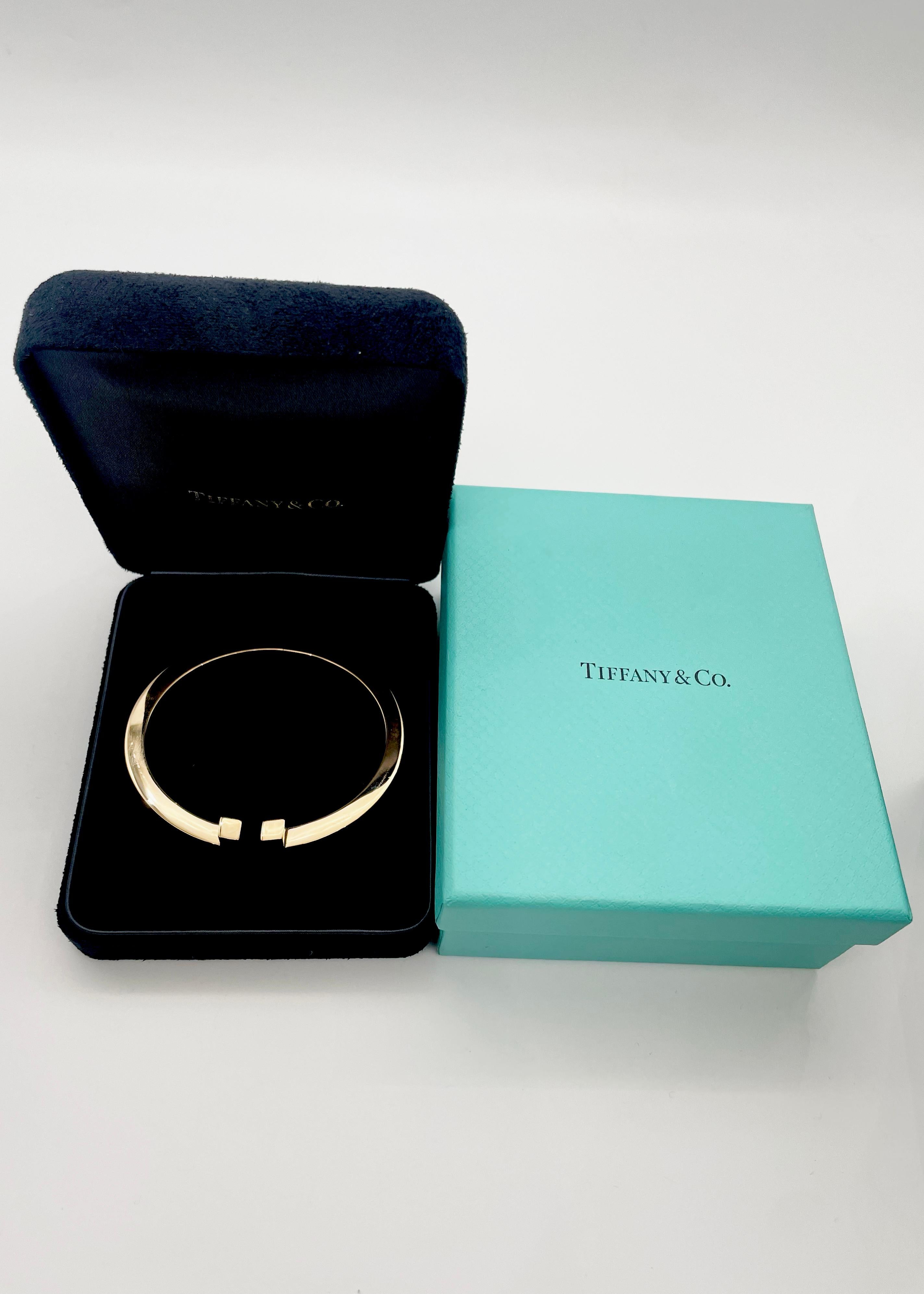 Tiffany & Co. Bracelet carré en or rose 18 carats avec boîte en T en vente 2