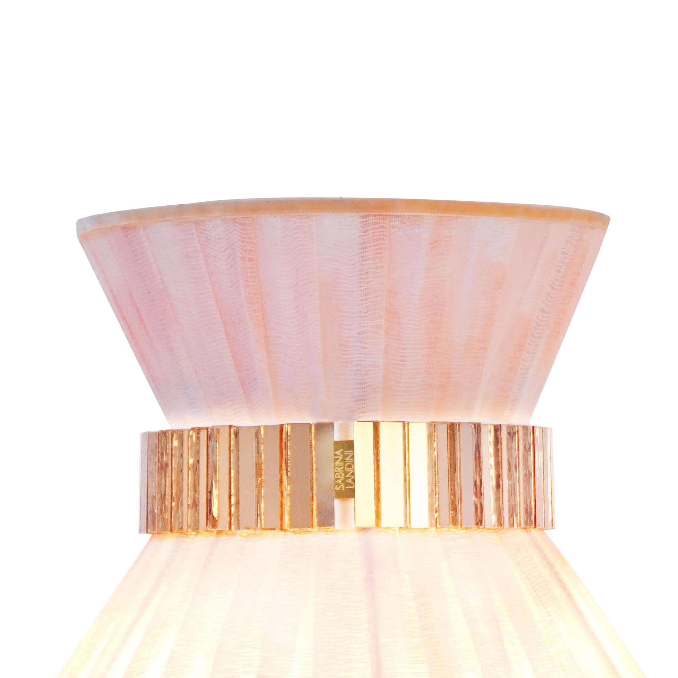 Tiffany, a timeless lamp, inspired by the international movie “Breakfast at Tiffany” and the talented character Audrey Hepburn, is a contemporary lamp, entirely made in Tuscany, Italy and 100% of Italian origin.

Thanks to the Italian manufacturing