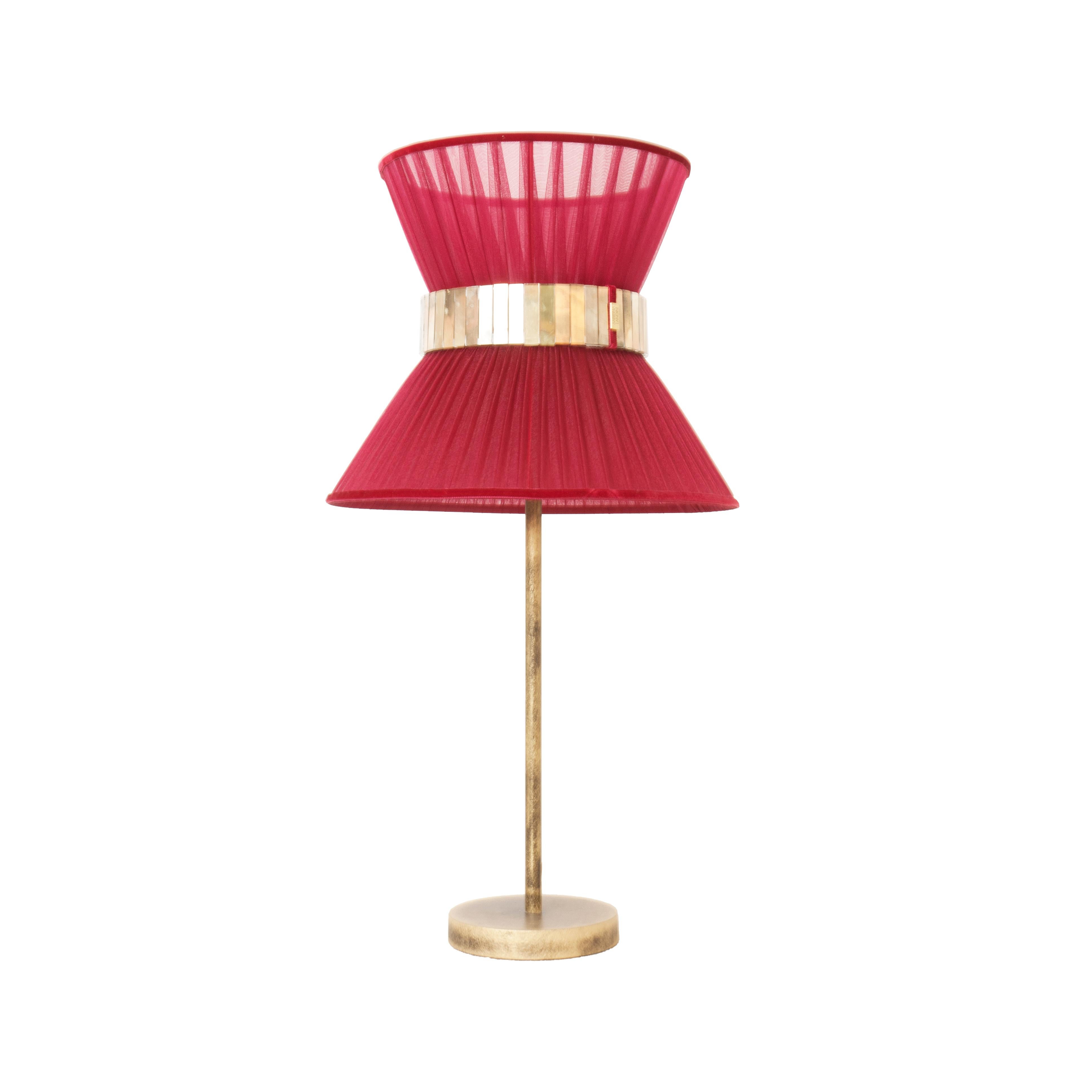 This light object is a contemporary piece, entirely made in Tuscany-Italy and 100% of Italian origin.
Tiffany lamp is Sabrina's first creation and is inspired by Audrey Hepburn's timeless charm. Attractive, elegant, available in many versions,
