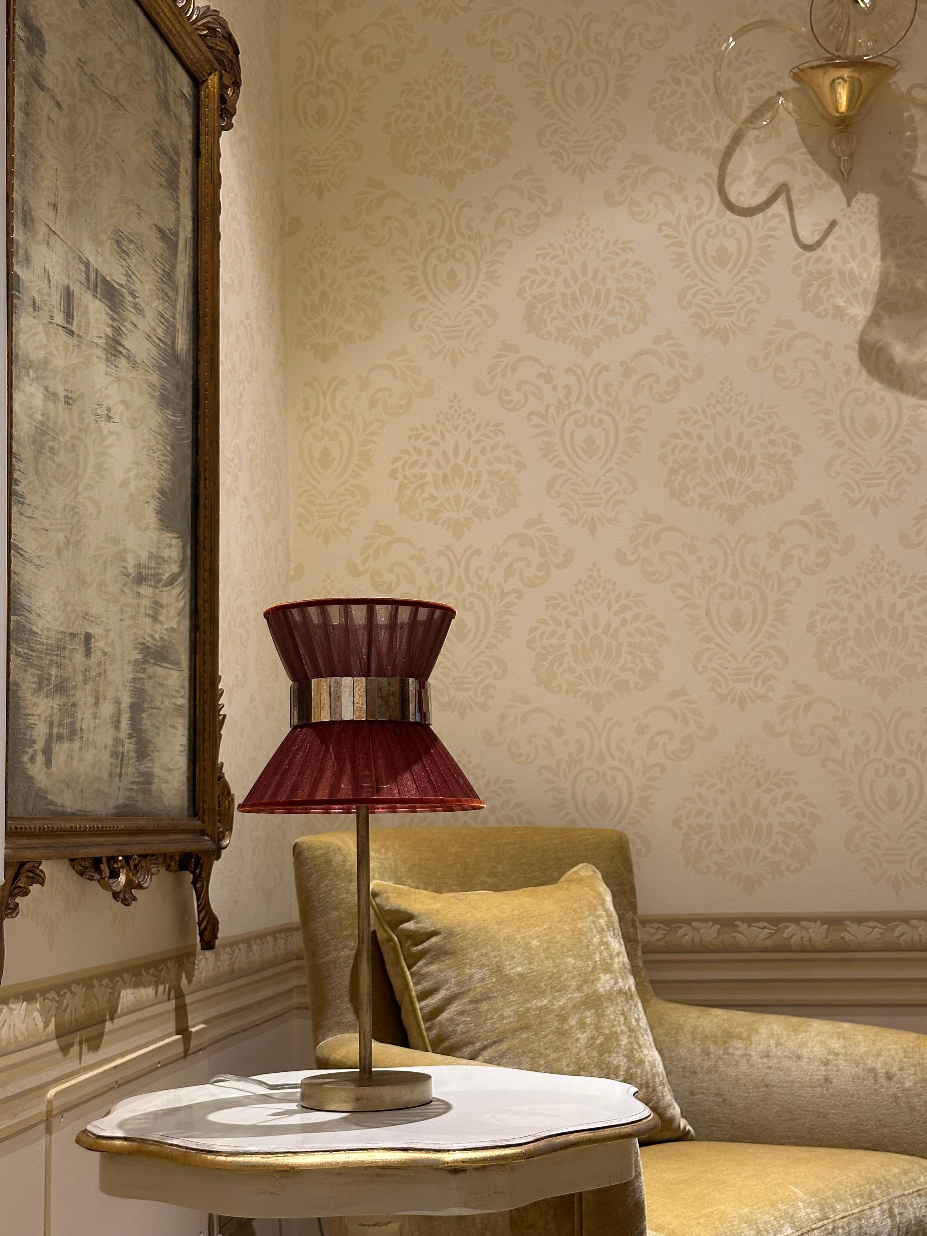 Tiffany-Tischlampe, 30 Tabak, Seide, antikes Messing, versilbertes Glas im Zustand „Neu“ im Angebot in Pietrasanta, IT