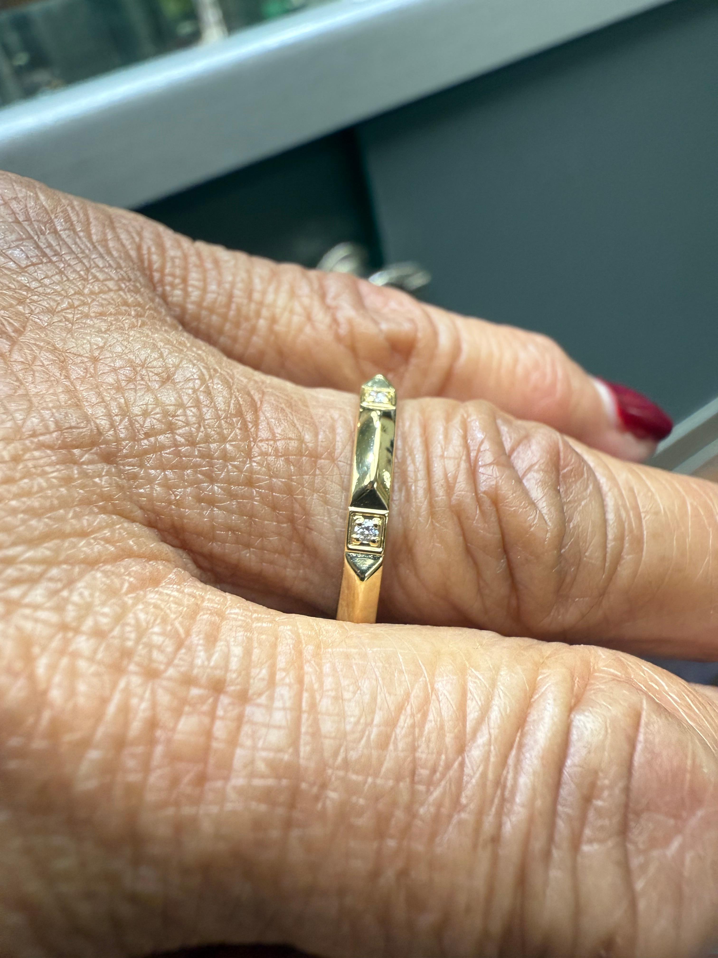 Taglio rotondo Anello Tiffany True Diamond in oro giallo 18k misura 7 in vendita