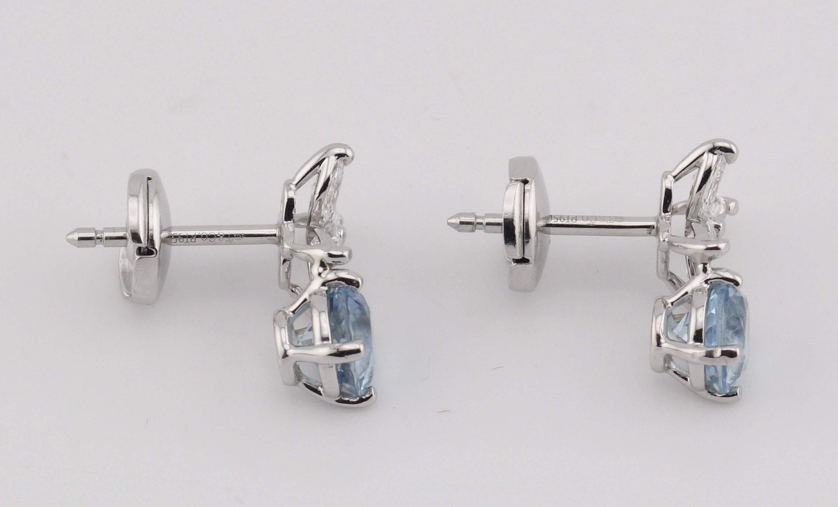 Taglio rotondo Orecchini Tiffany Victoria in platino con diamante e acquamarina in vendita