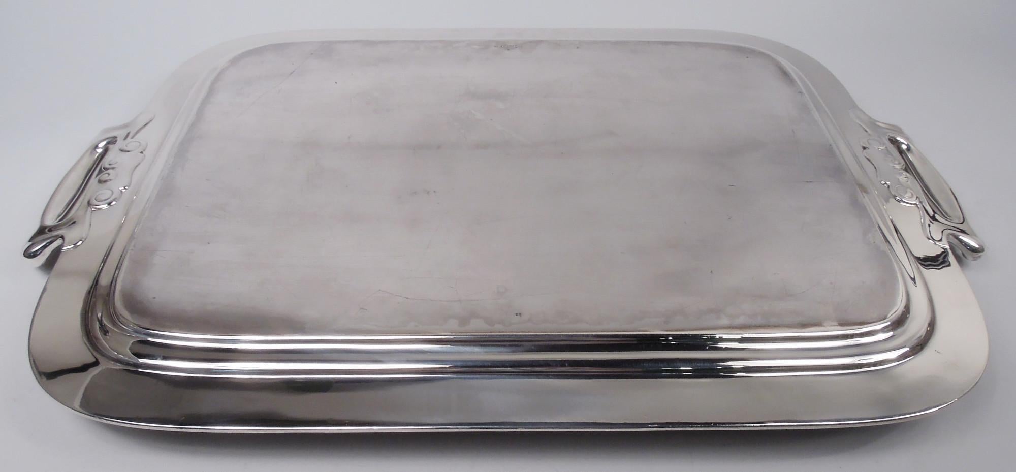 Bandeja de té clásica victoriana Tiffany de plata de ley grande y pesada siglo XIX en venta